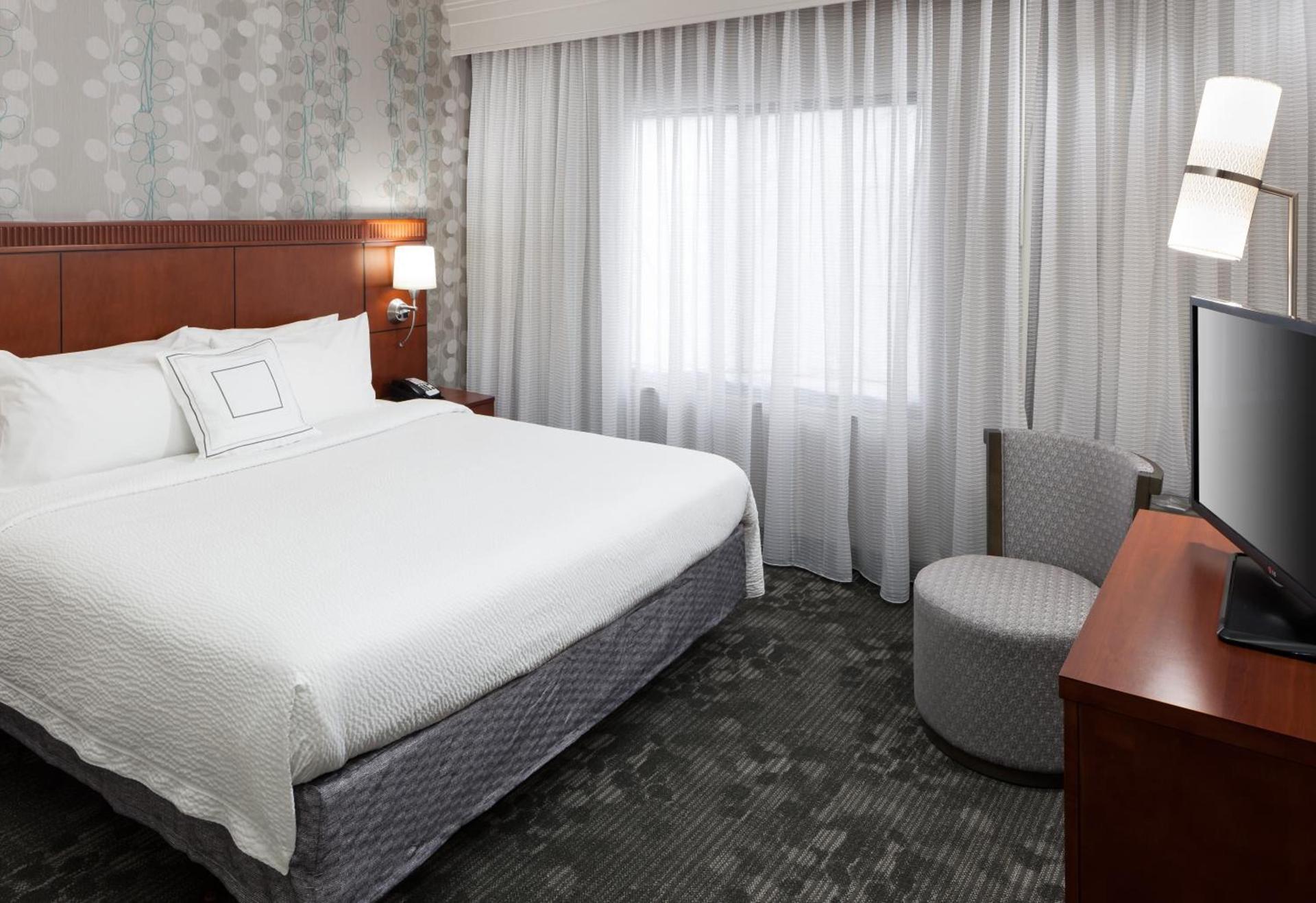 Courtyard by Marriott Miami at Dolphin Mall photo 9