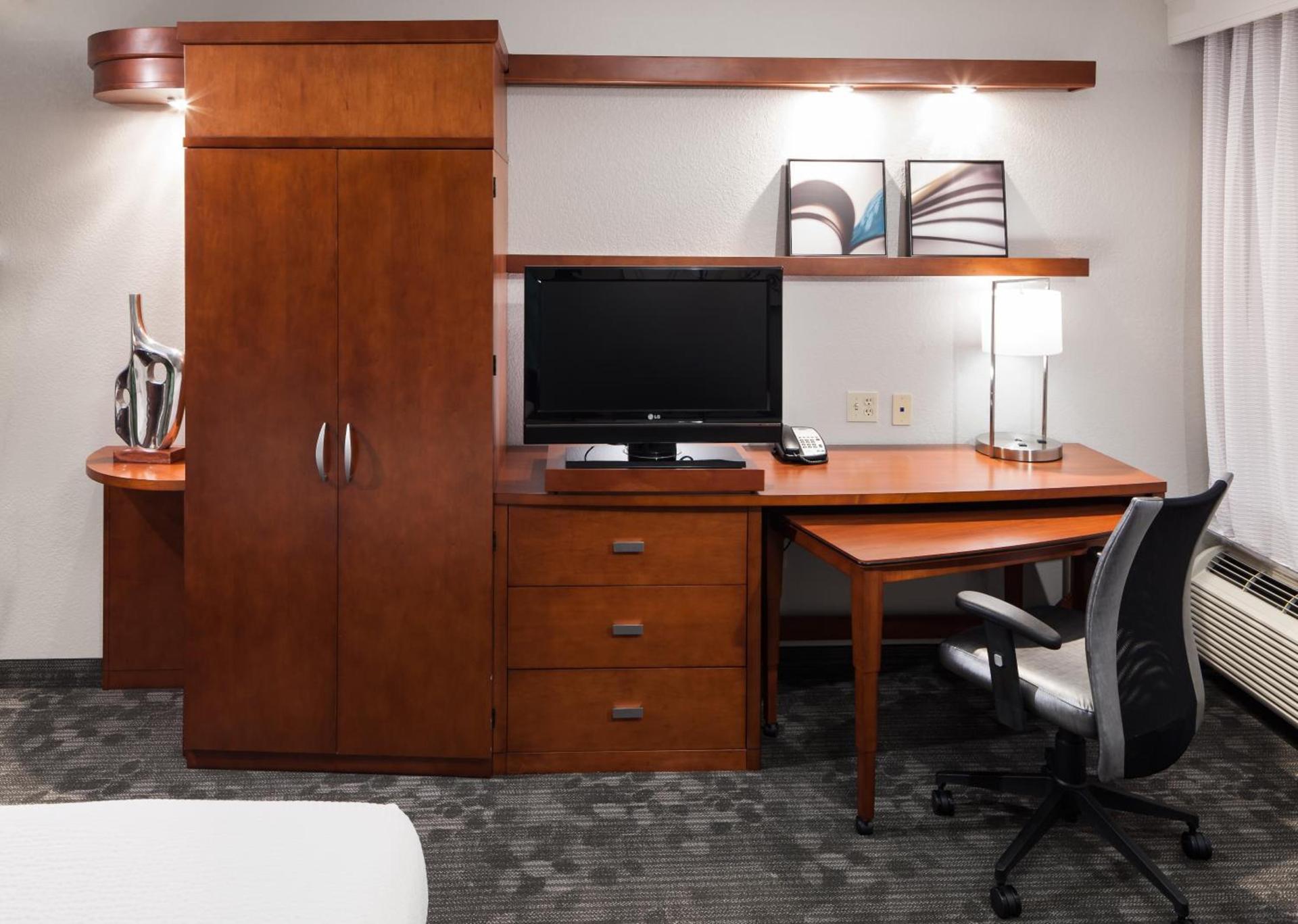 Courtyard by Marriott Miami at Dolphin Mall photo 16