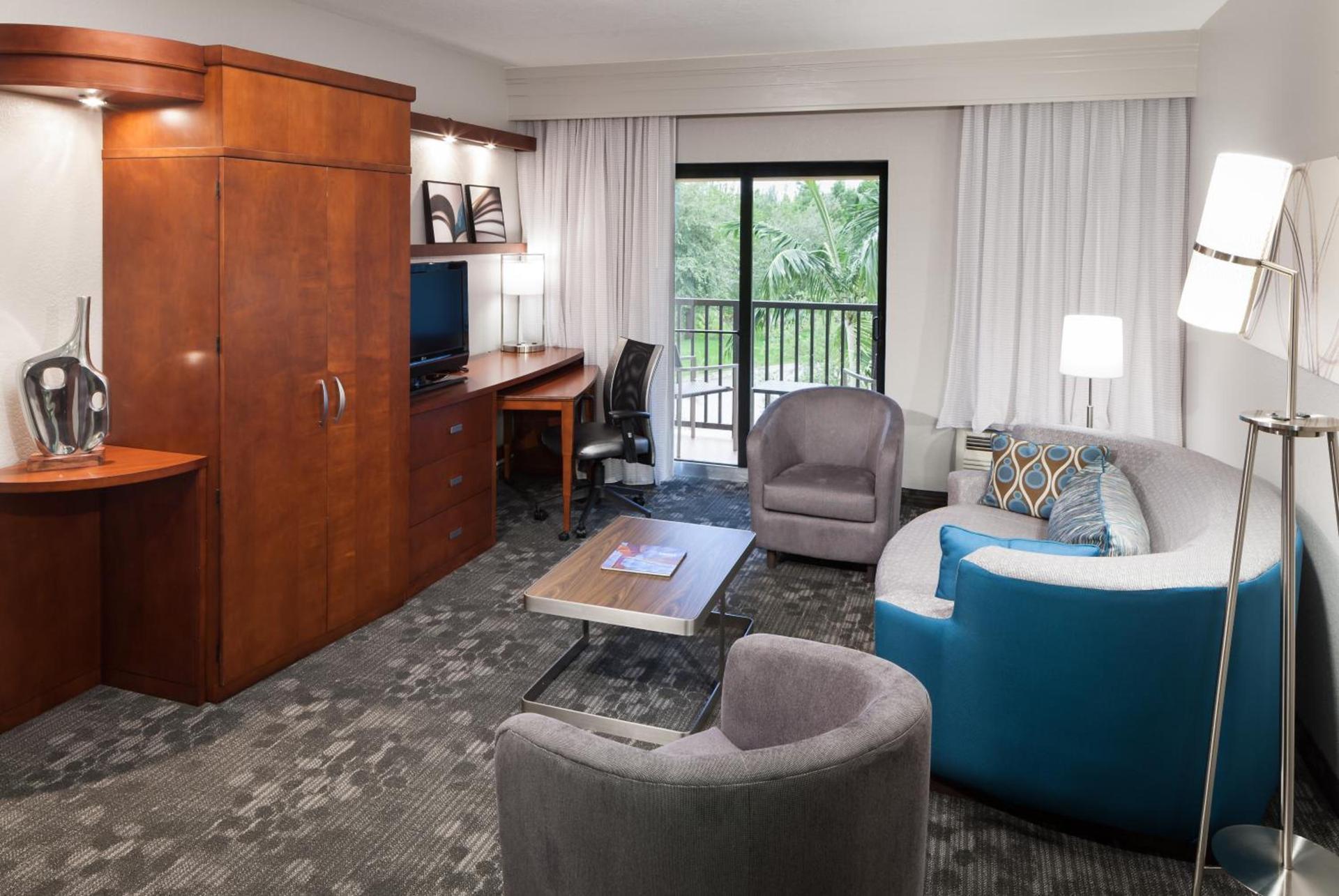 Courtyard by Marriott Miami at Dolphin Mall photo 11
