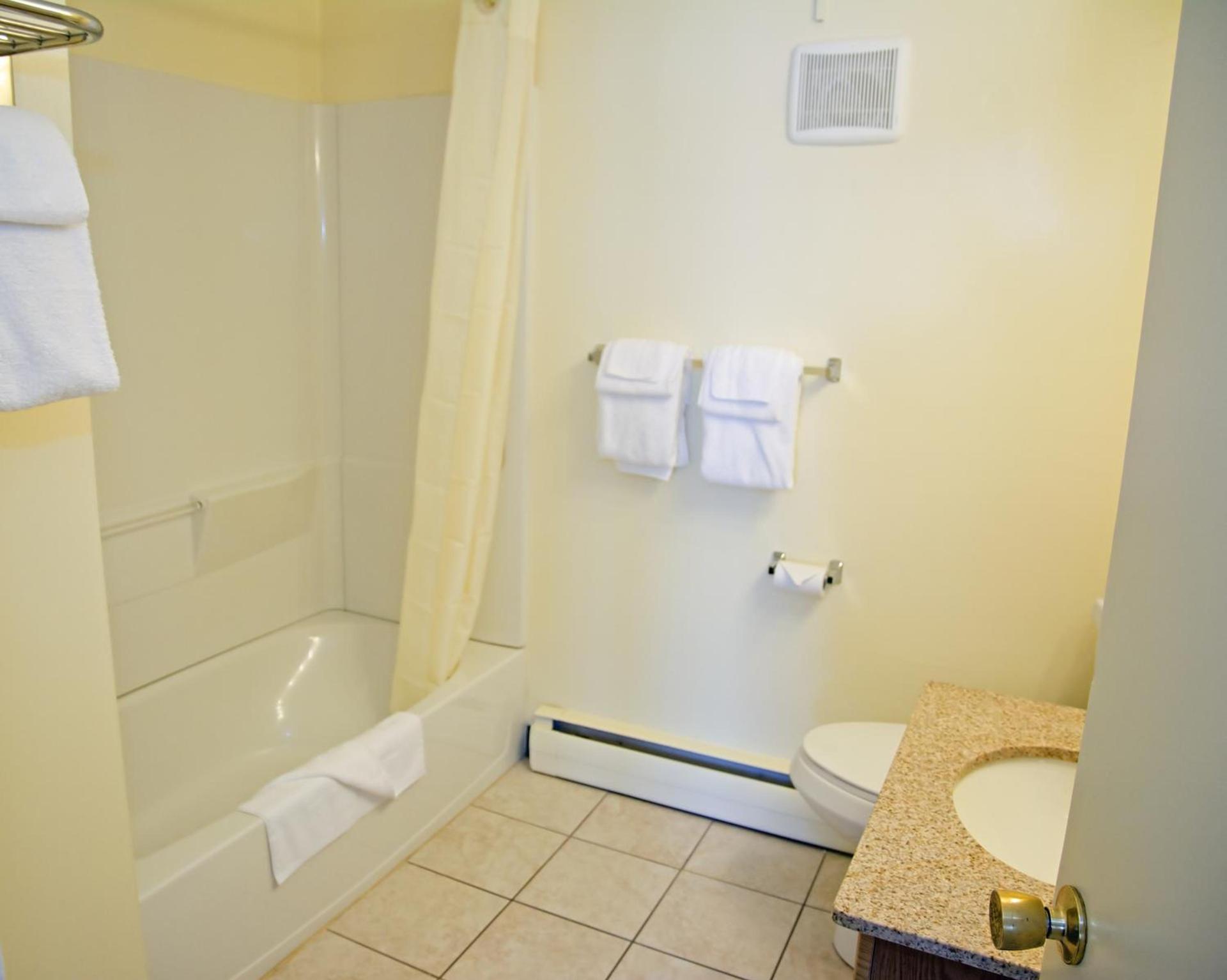Travelers Inn photo 38