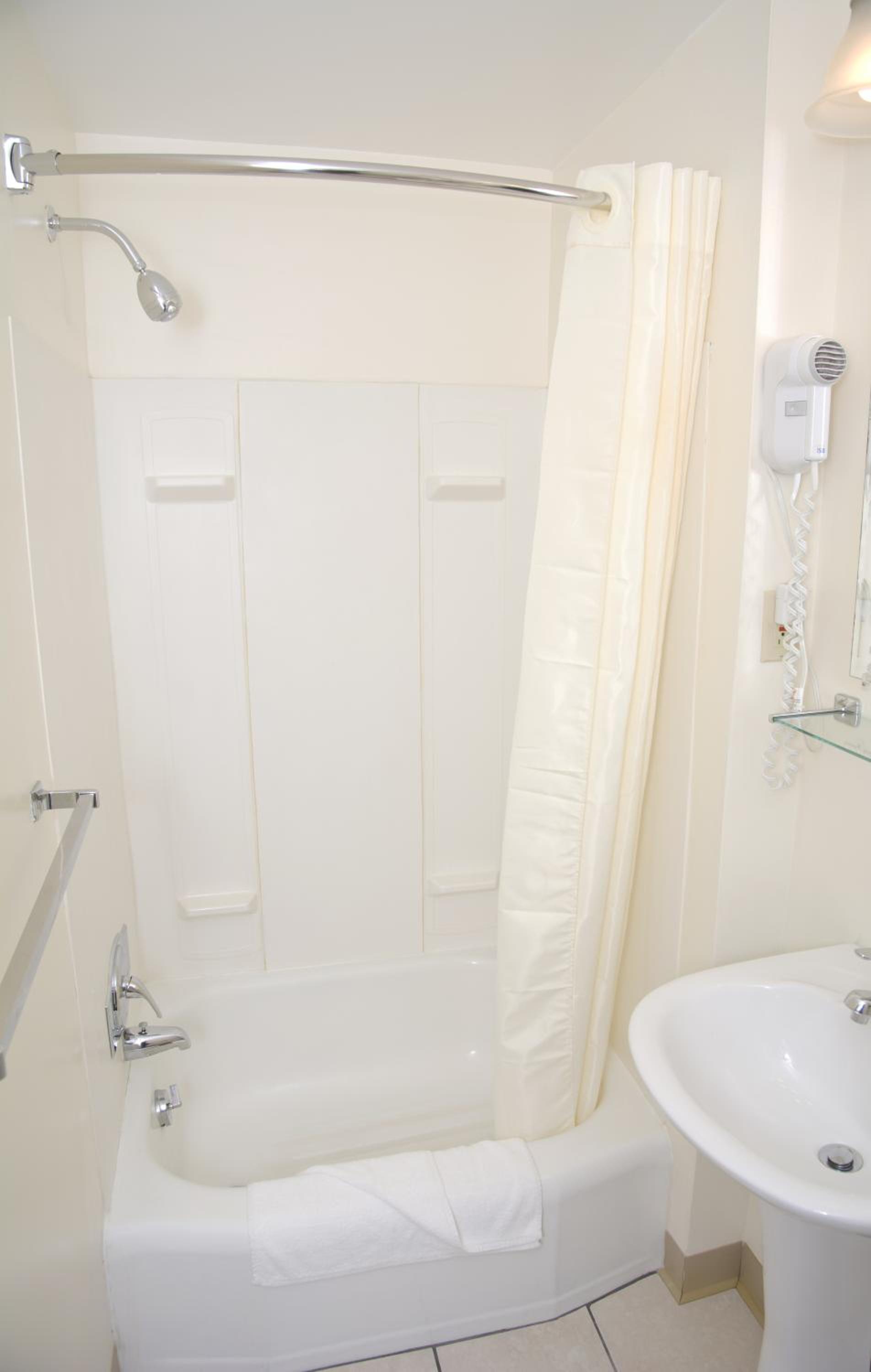 Travelers Inn photo 35