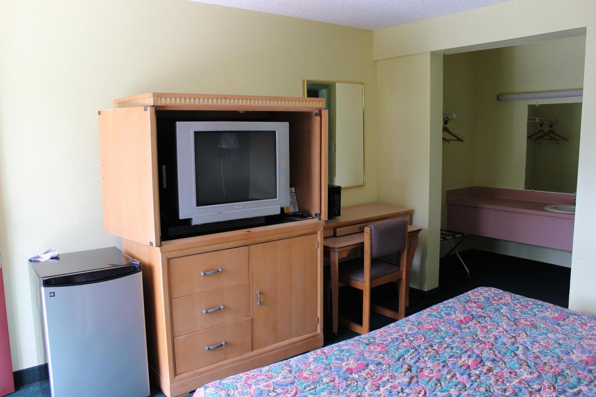 Travelers Inn Gainesville photo 11