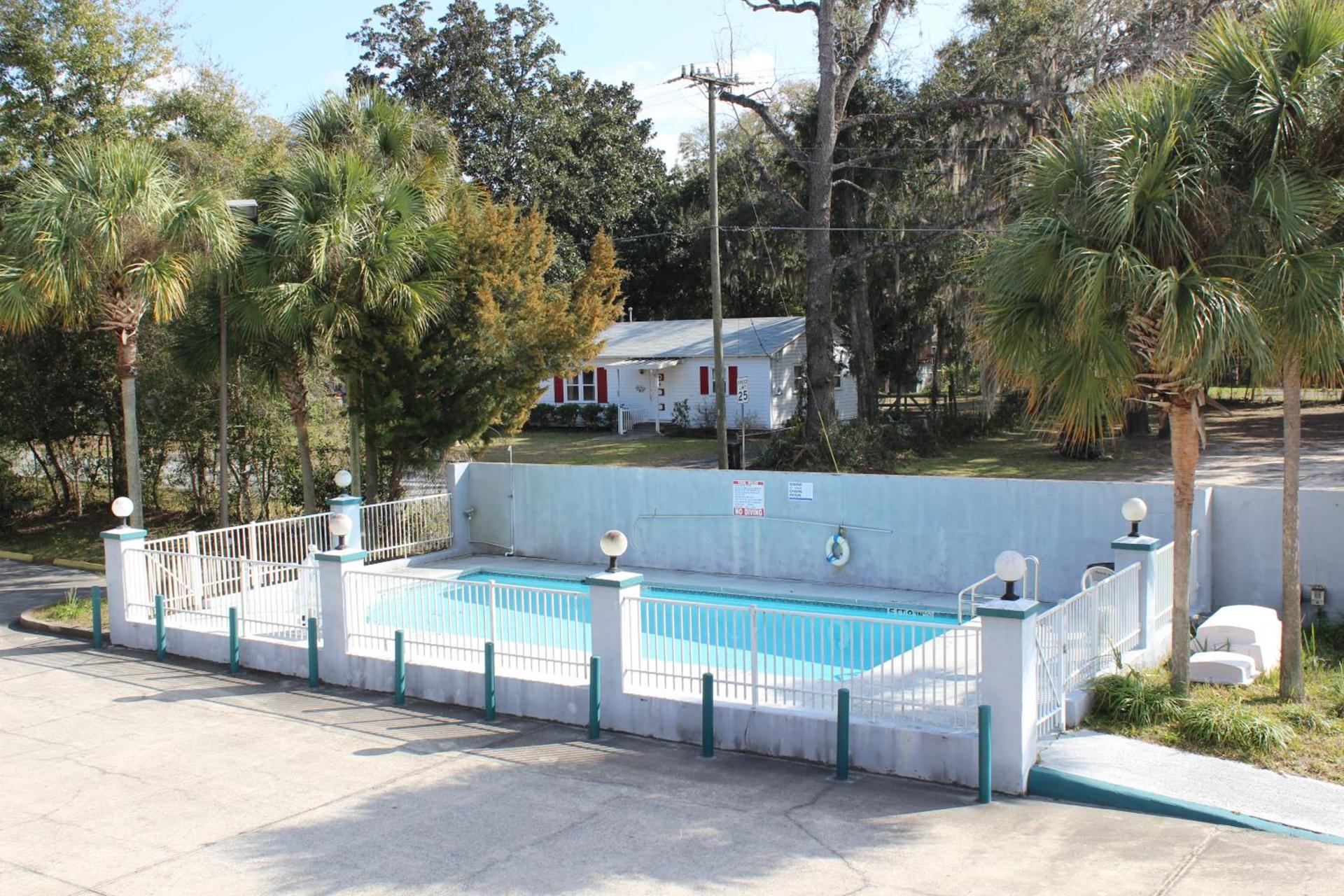 Travelers Inn Gainesville photo 3