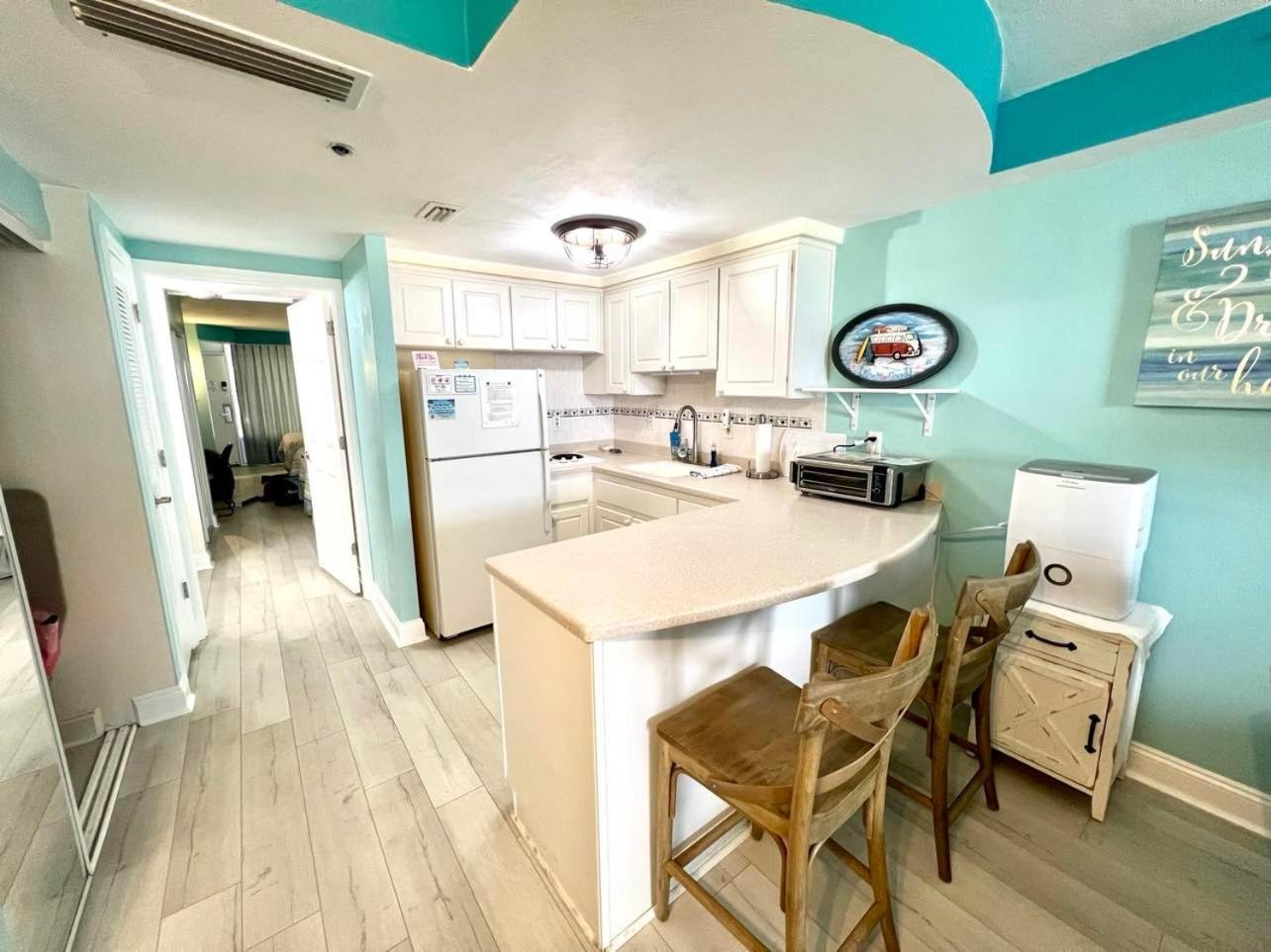 Daytona Beach Resort Oceanfront 1 Bedroom Suite, 2 Queen Beds photo 19