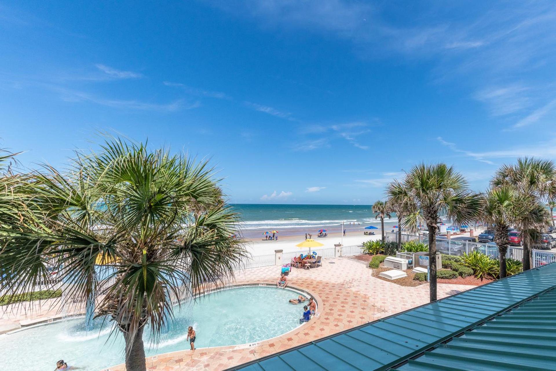 Daytona Beach Resort Oceanfront 1 Bedroom Suite, 2 Queen Beds photo 3