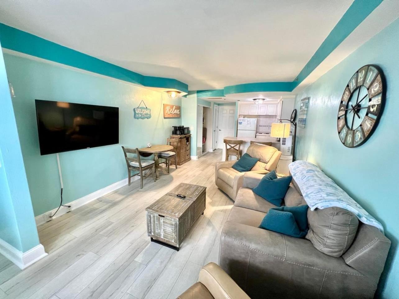 Daytona Beach Resort Oceanfront 1 Bedroom Suite, 2 Queen Beds photo 4