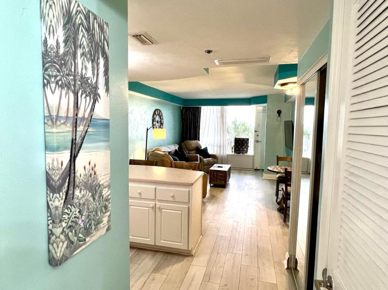 Daytona Beach Resort Oceanfront 1 Bedroom Suite, 2 Queen Beds photo 6