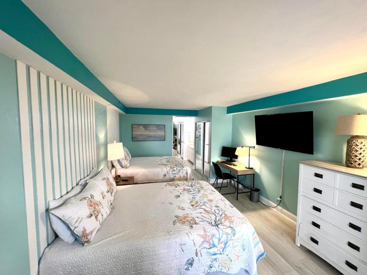 Daytona Beach Resort Oceanfront 1 Bedroom Suite, 2 Queen Beds photo 10
