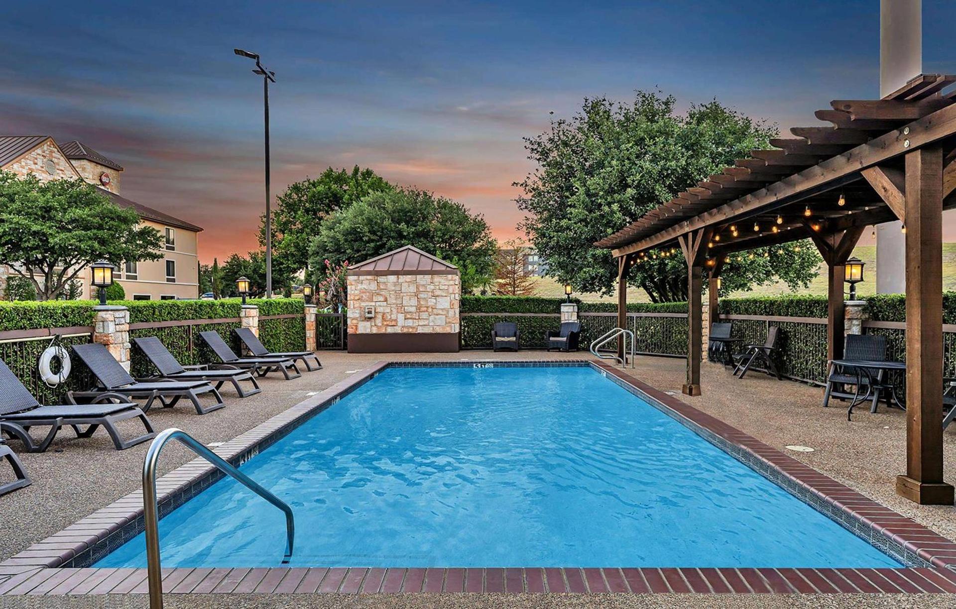 Best Western Plus Lewisville Flower Mound photo 9