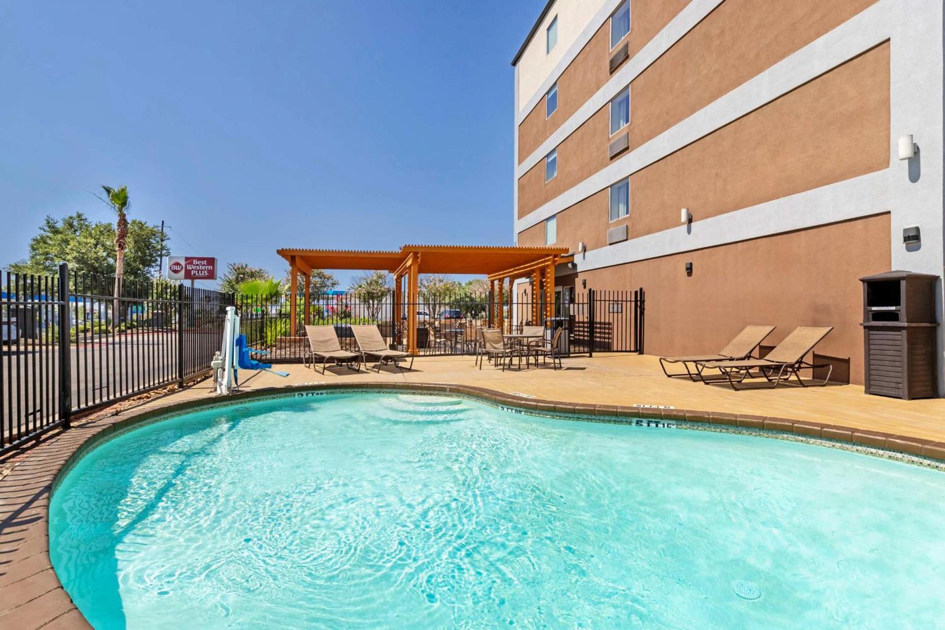 Best Western Plus Downtown North photo 2