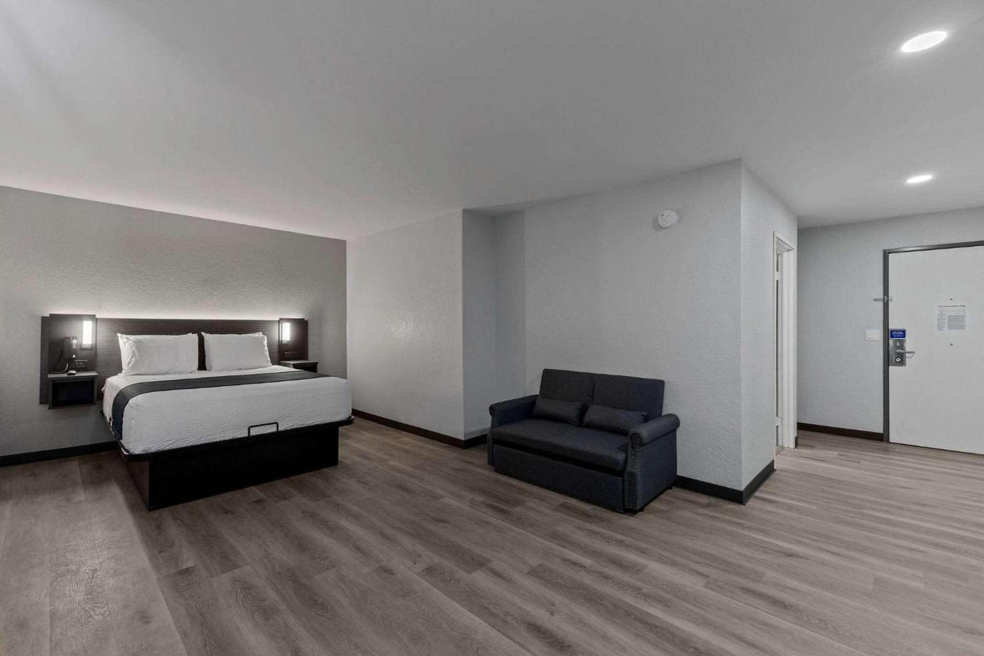 Motel 6 Brighton CO Denver Northeast photo 15