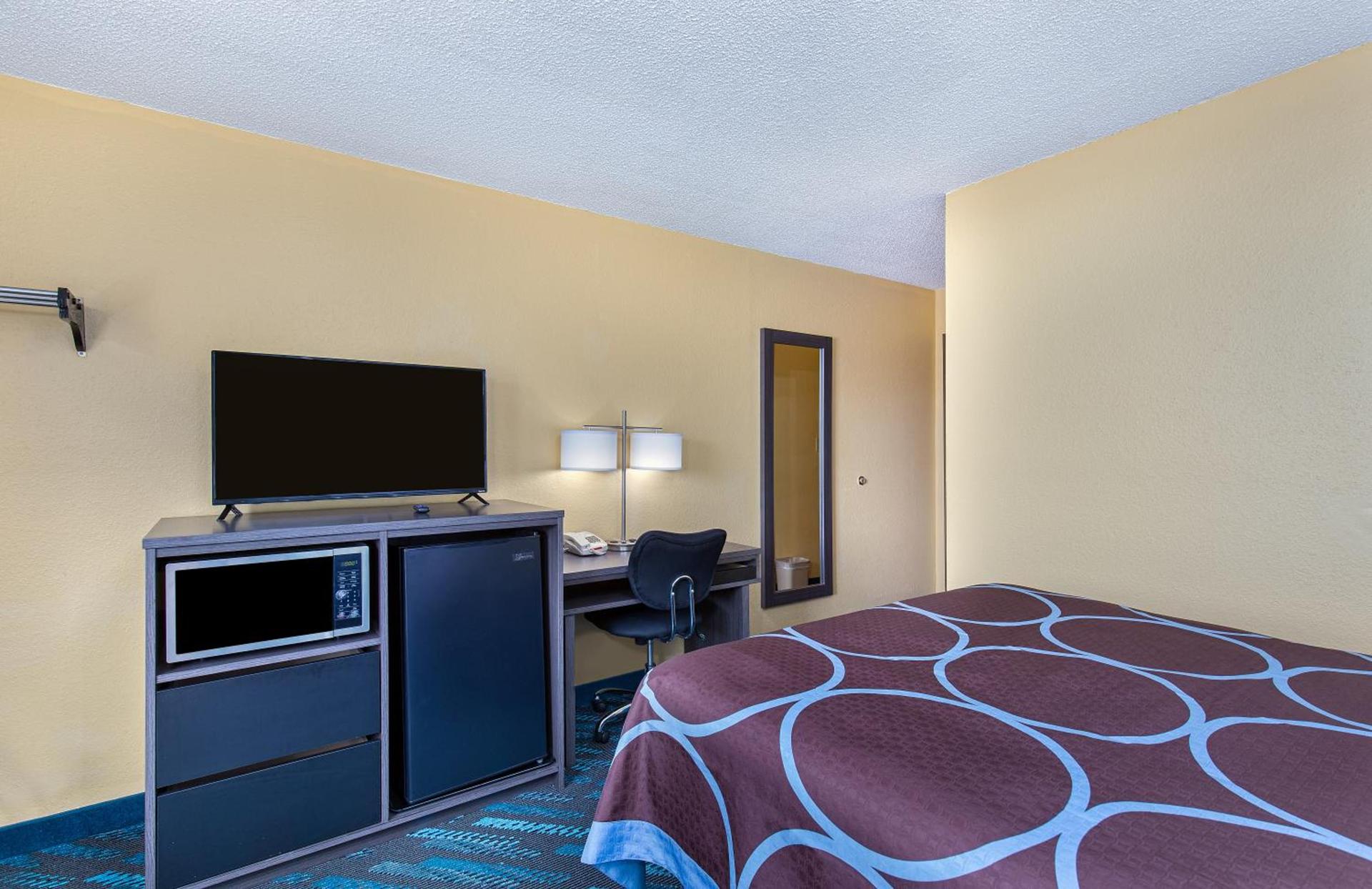 Super 8 by Wyndham Somerset photo 35