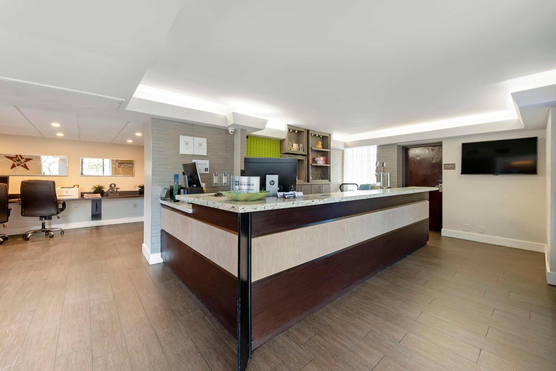 Best Western Plus Austin Central photo 32