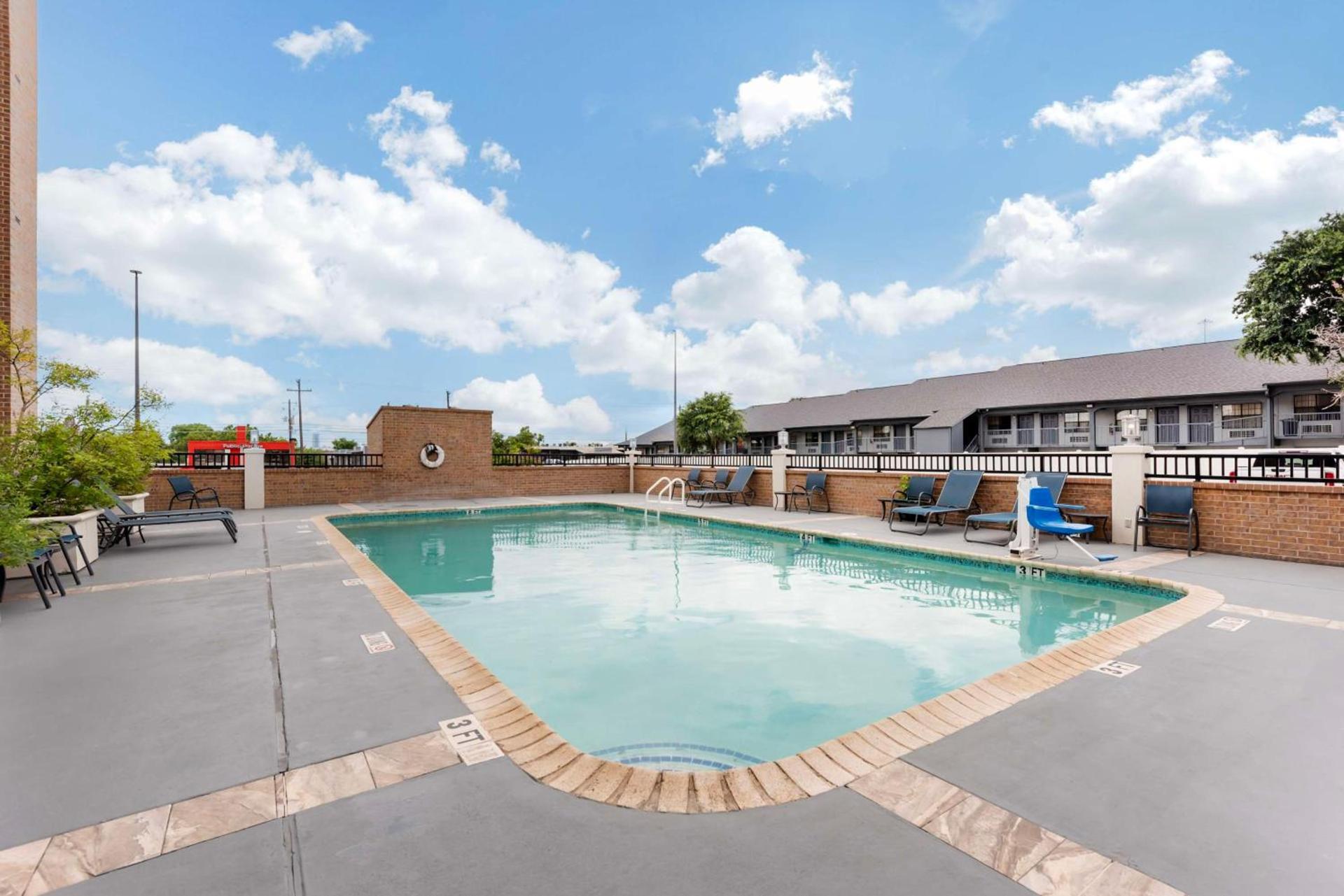 Best Western Plus Austin Central photo 28