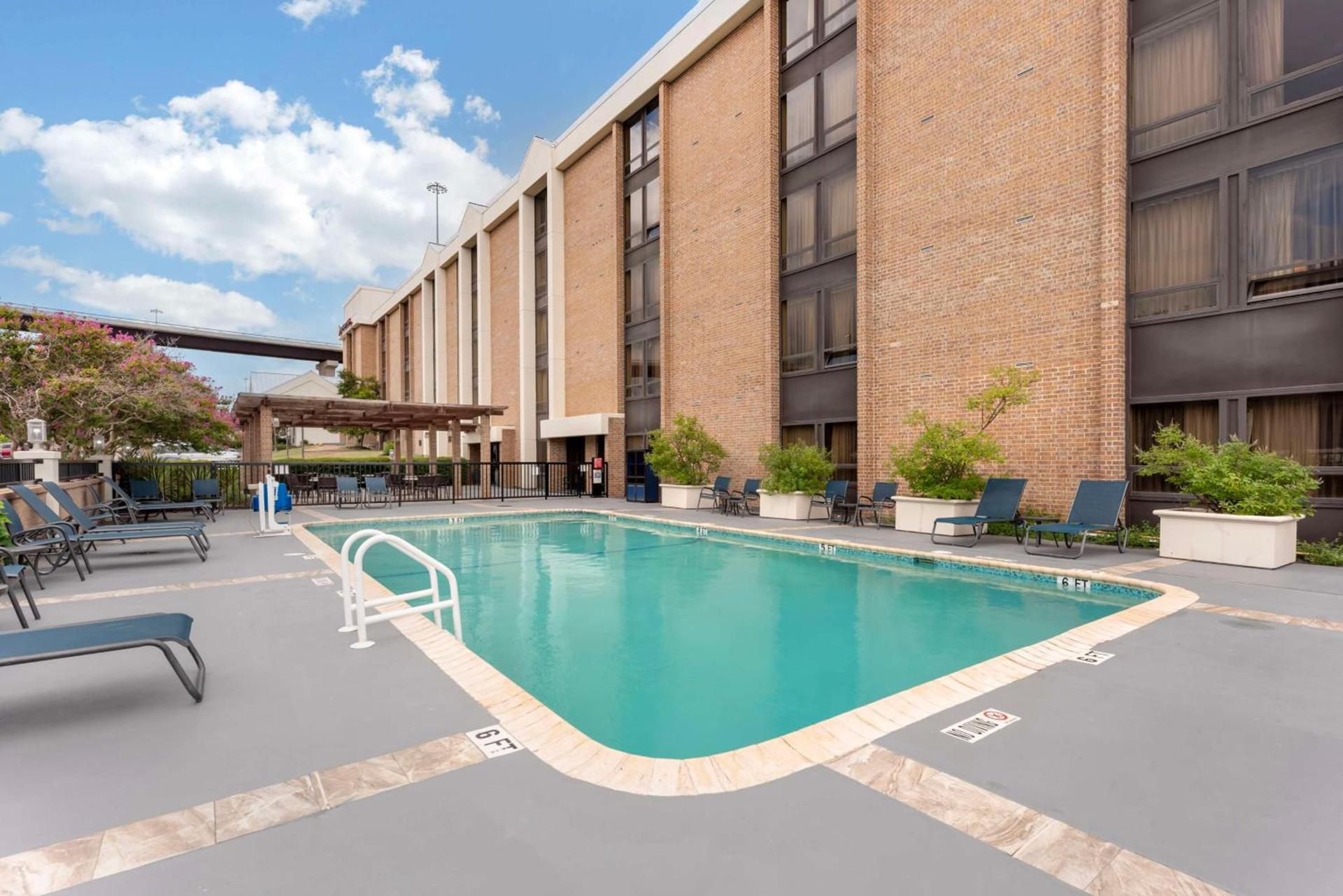 Best Western Plus Austin Central photo 2