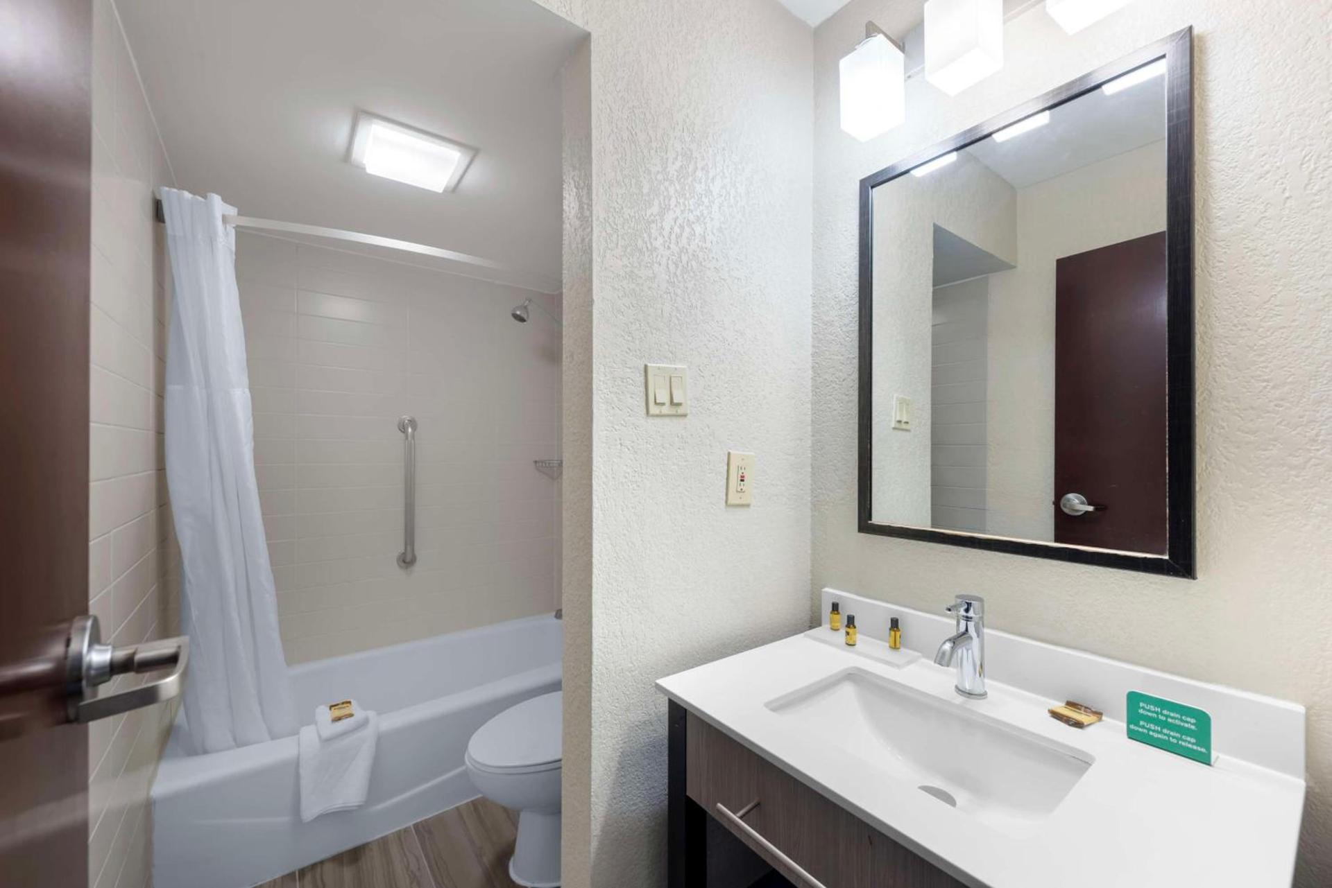 Best Western Plus Austin Central photo 17