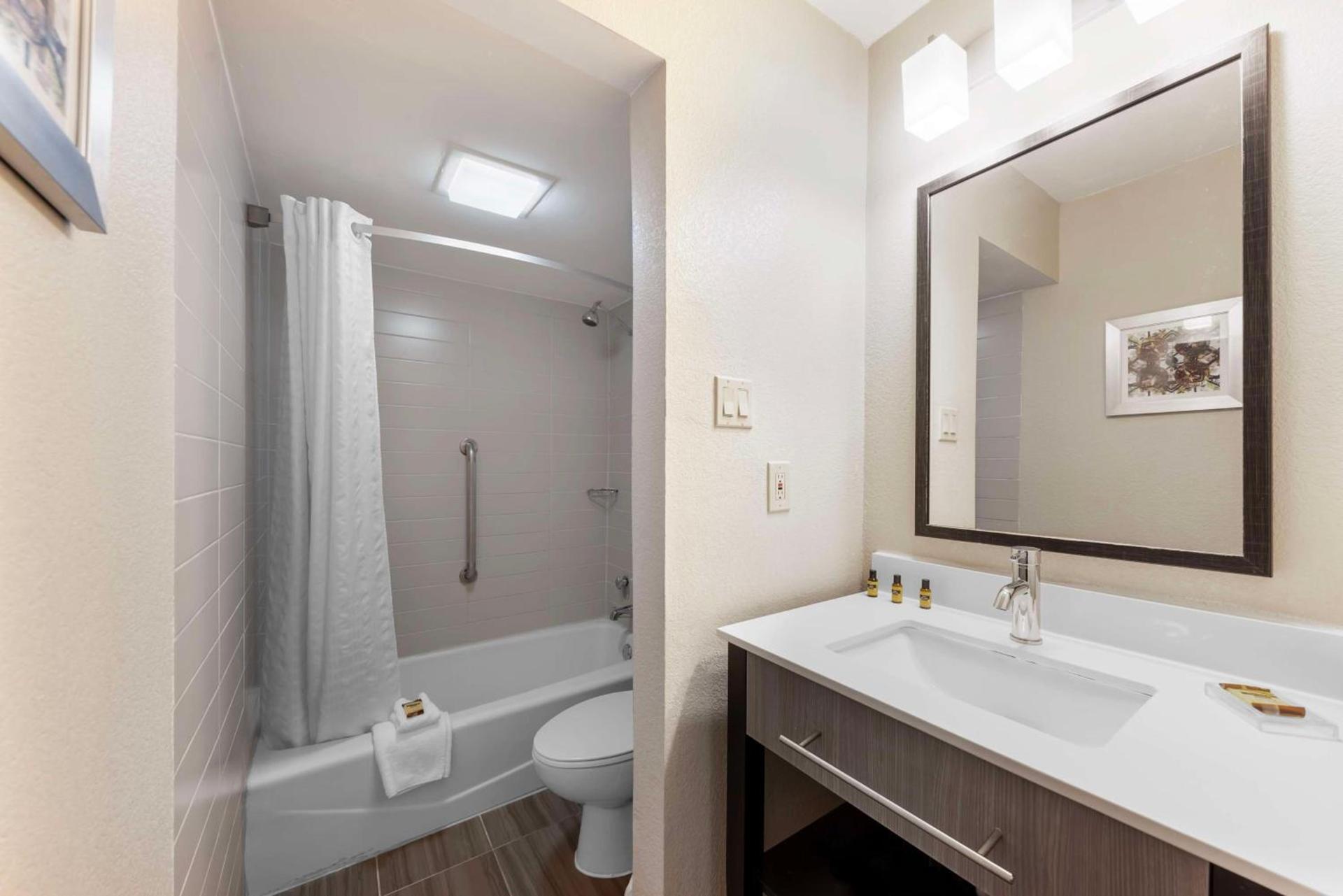 Best Western Plus Austin Central photo 23