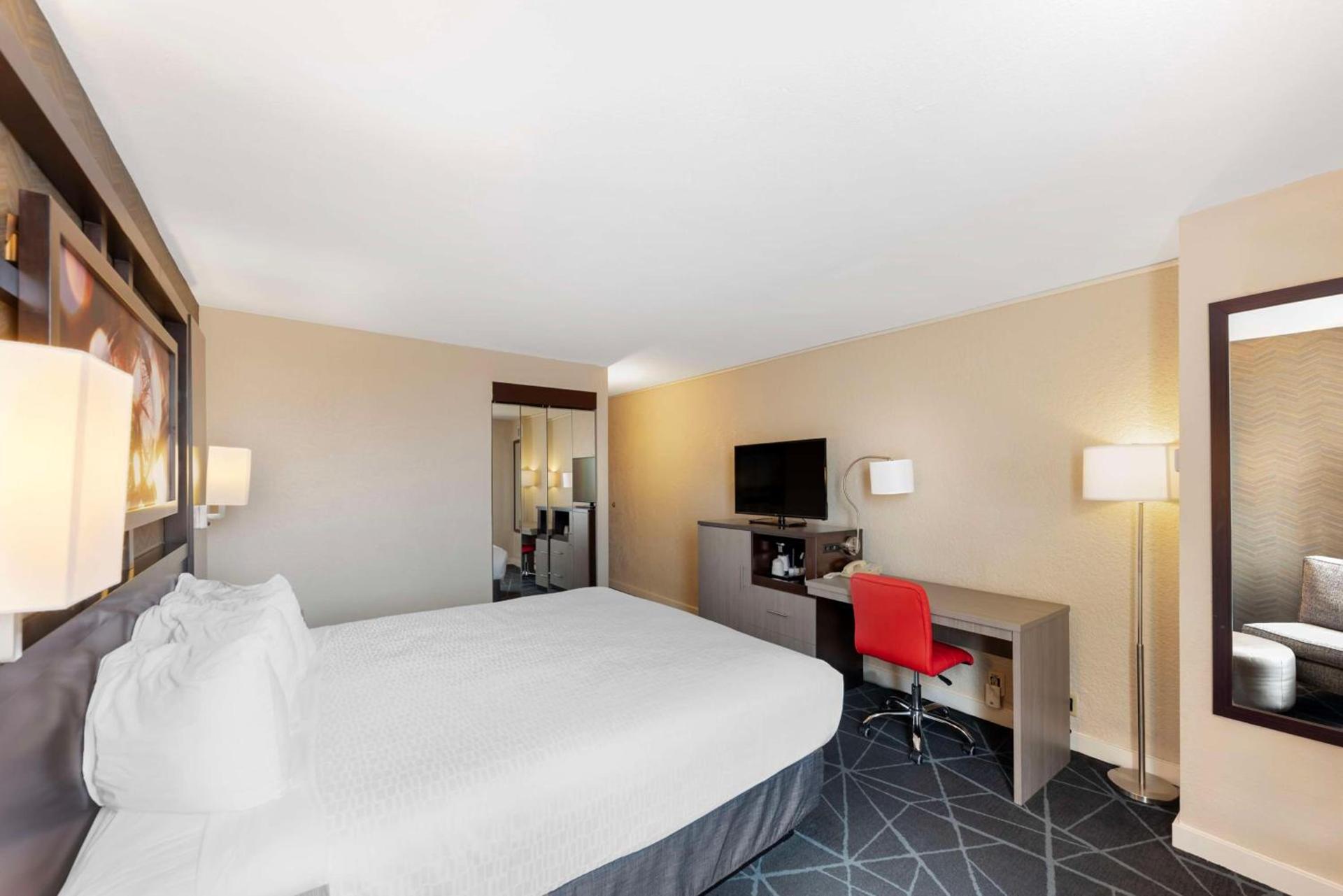 Best Western Plus Austin Central photo 12