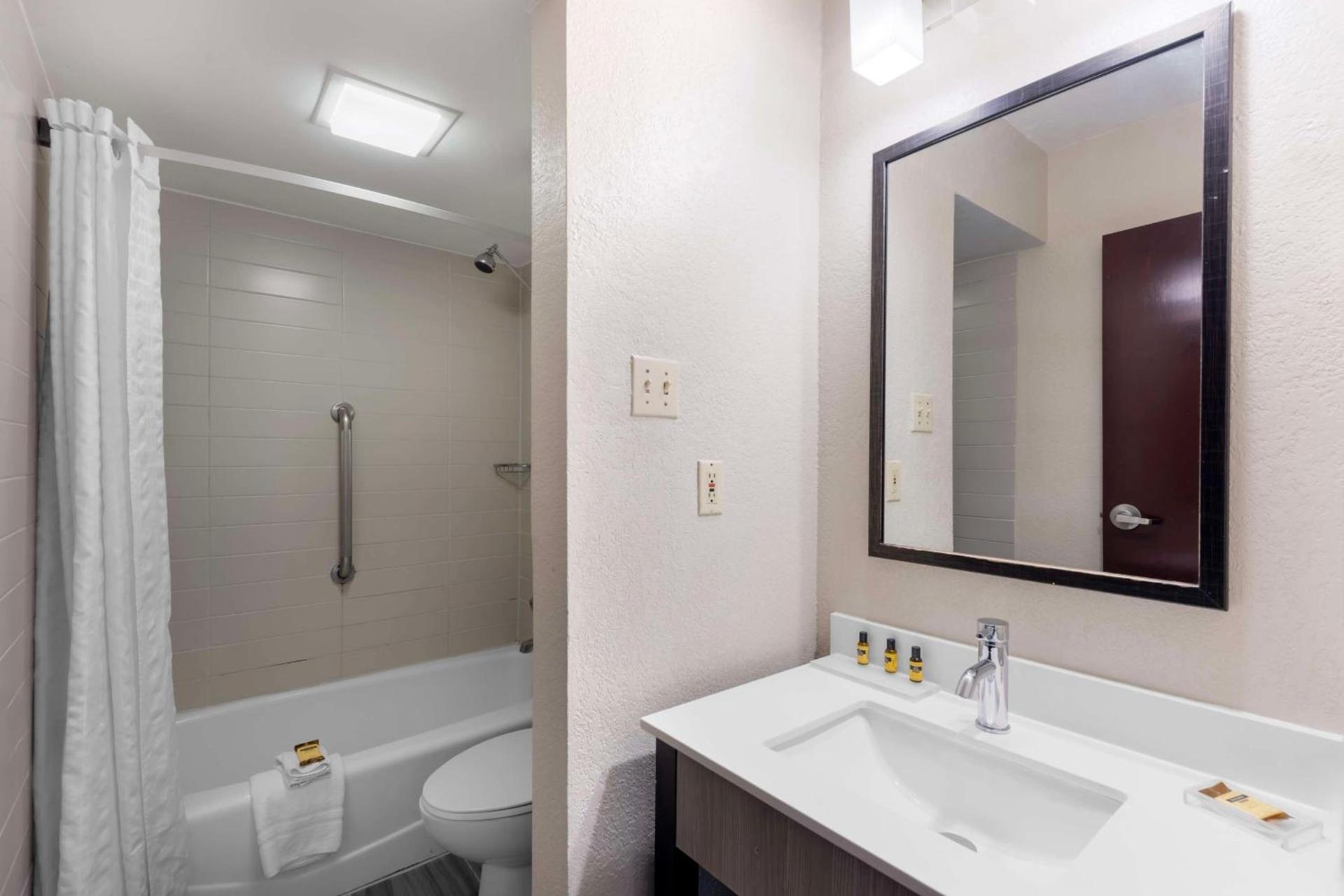 Best Western Plus Austin Central photo 13