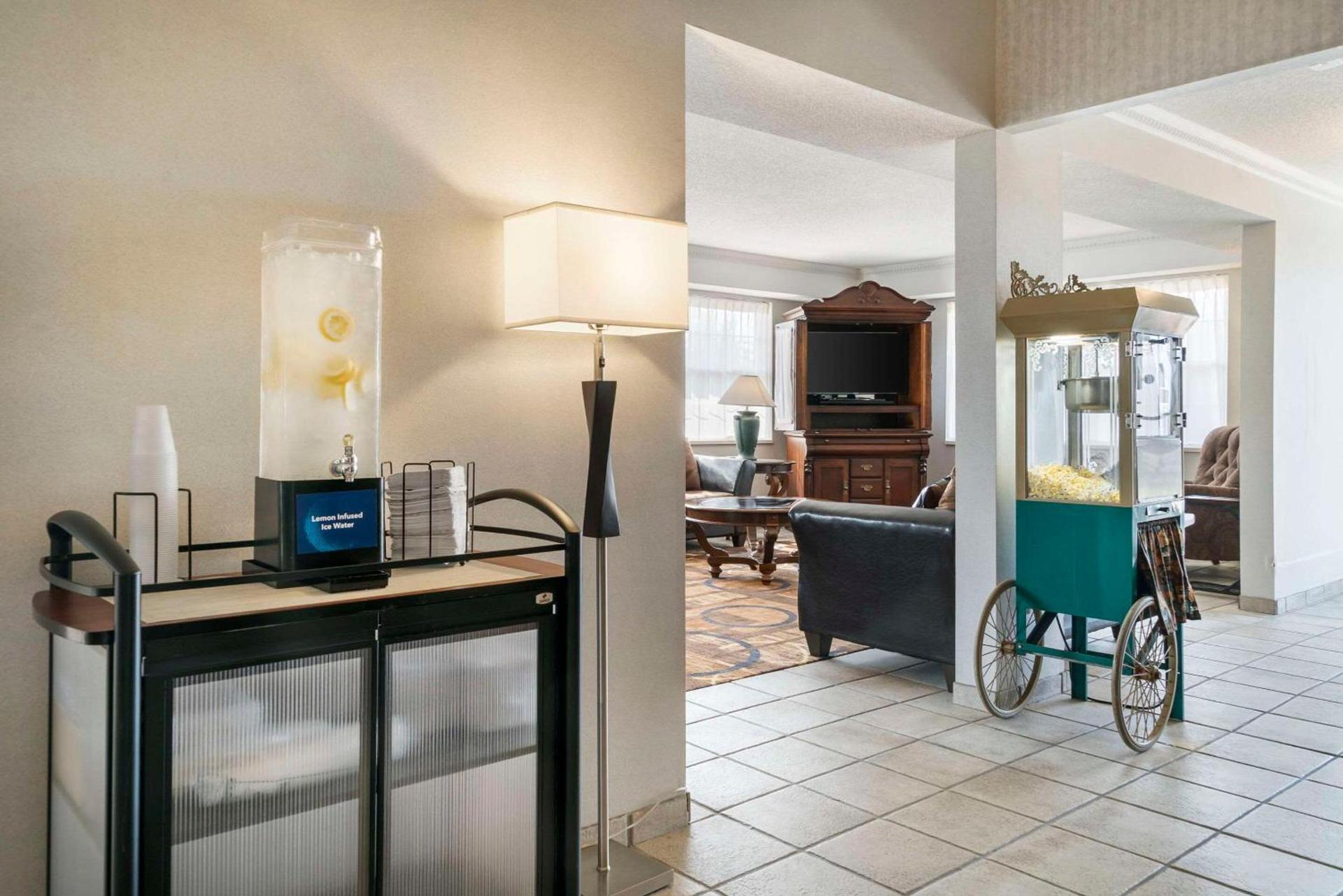 Quality Inn & Suites Manistique photo 30