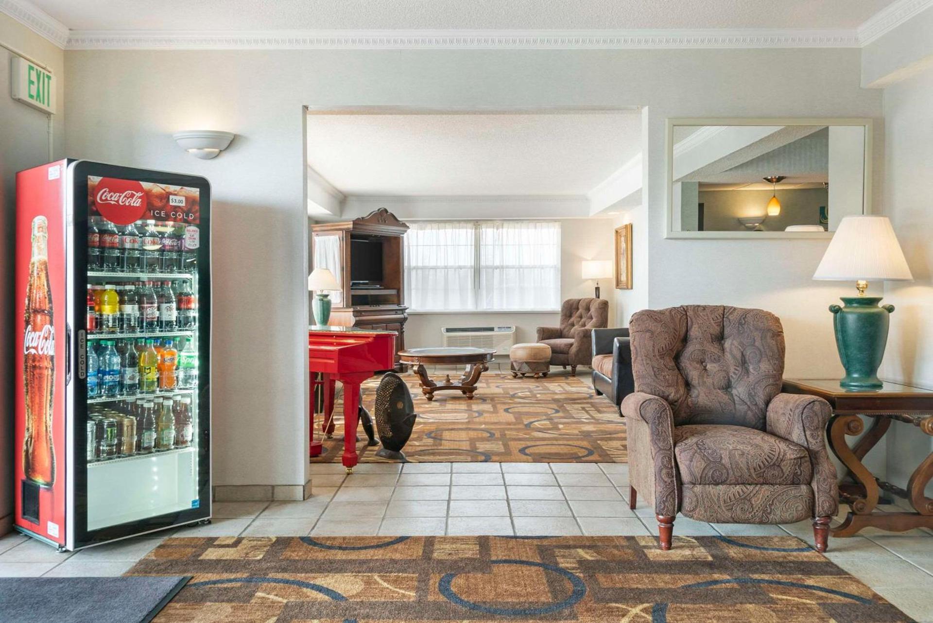 Quality Inn & Suites Manistique photo 23