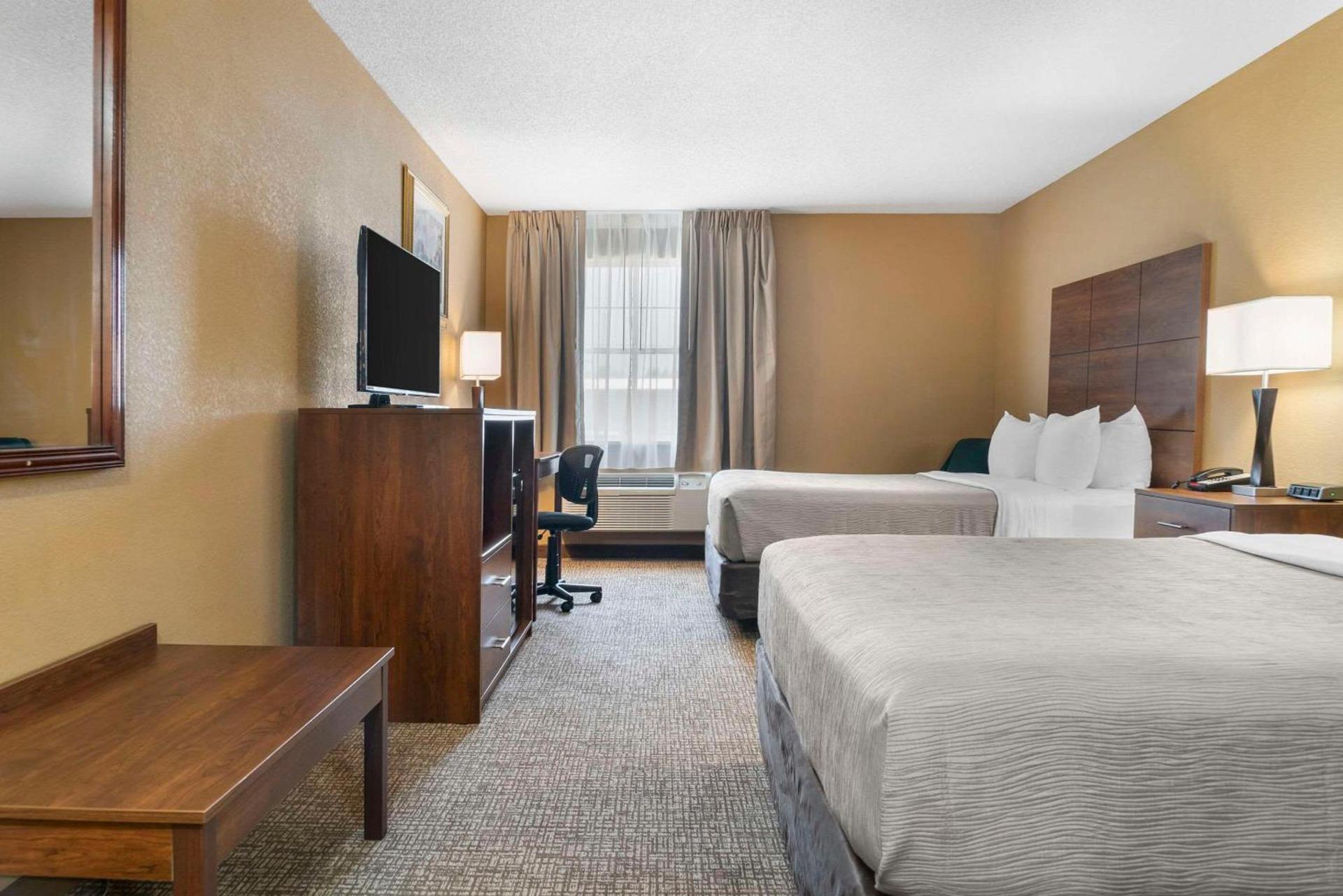 Quality Inn & Suites Manistique photo 34