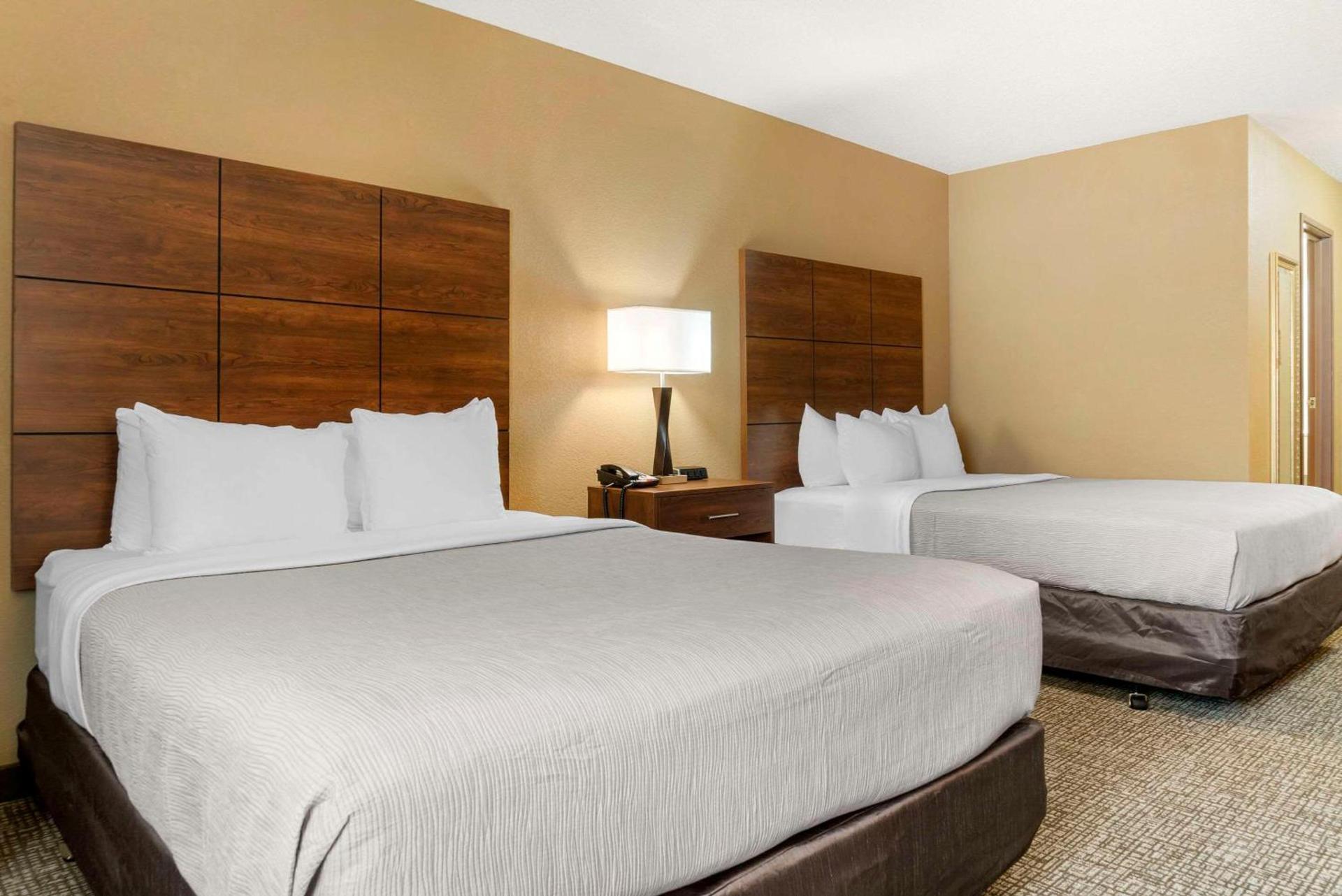 Quality Inn & Suites Manistique photo 25