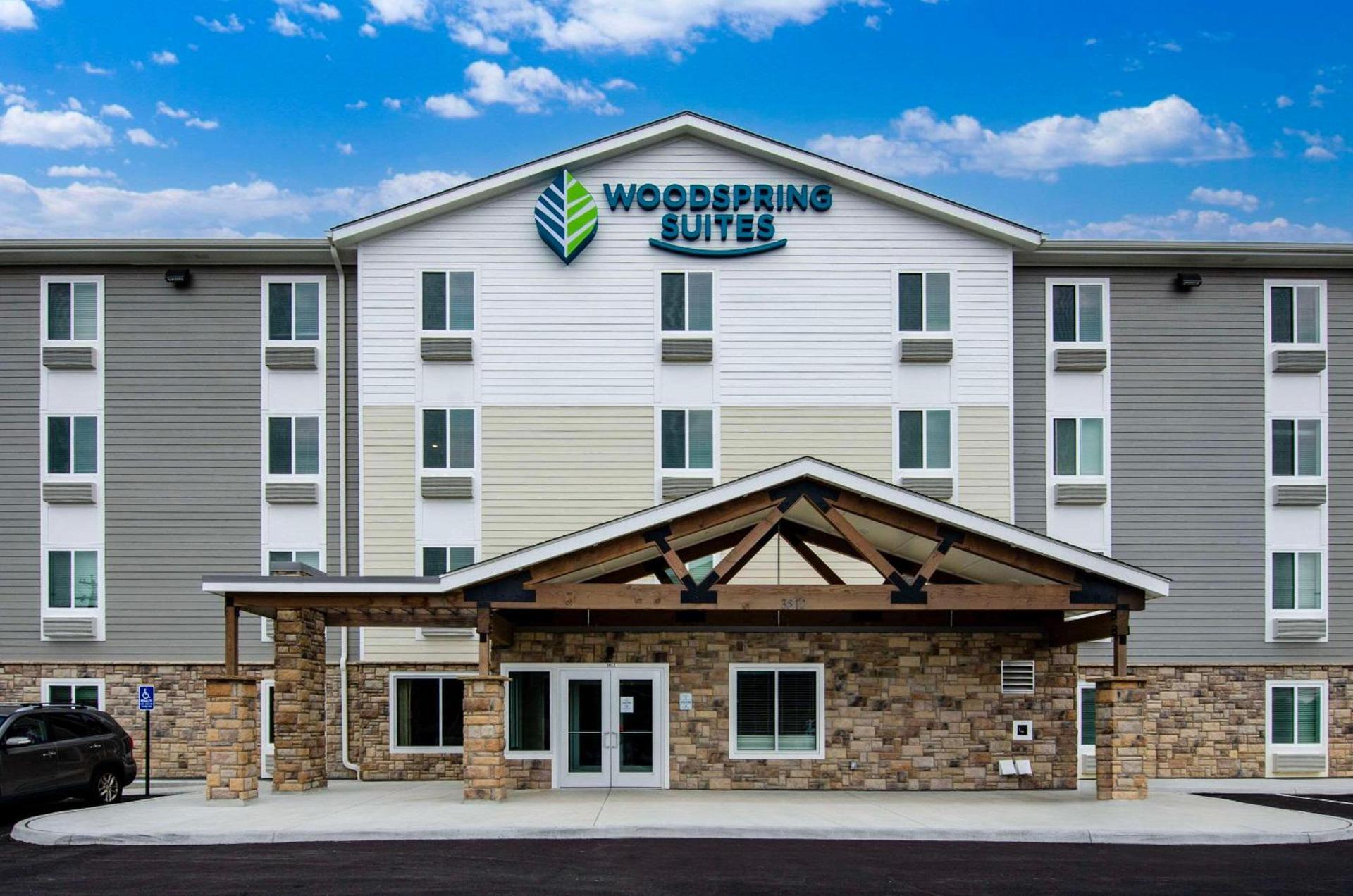 WoodSpring Suites Roanoke photo 2