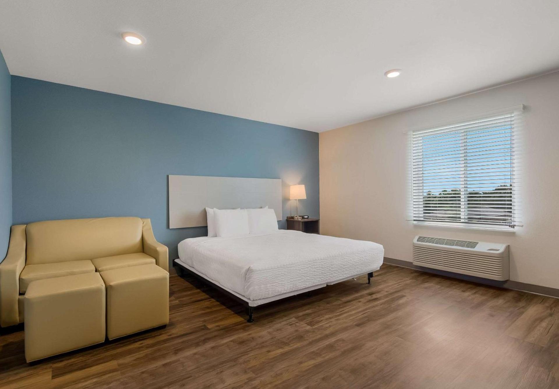 WoodSpring Suites Roanoke photo 8
