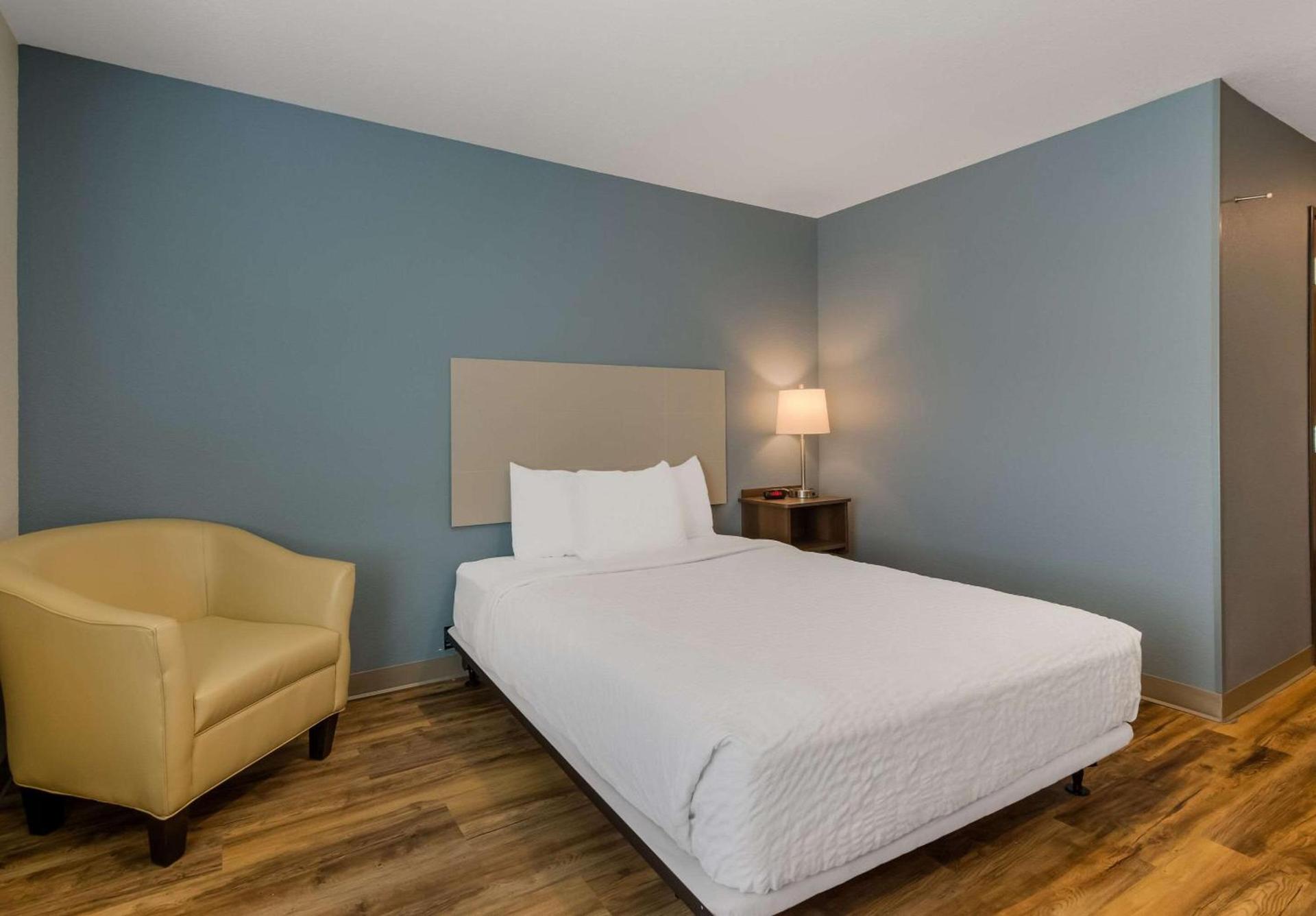 WoodSpring Suites Roanoke photo 12