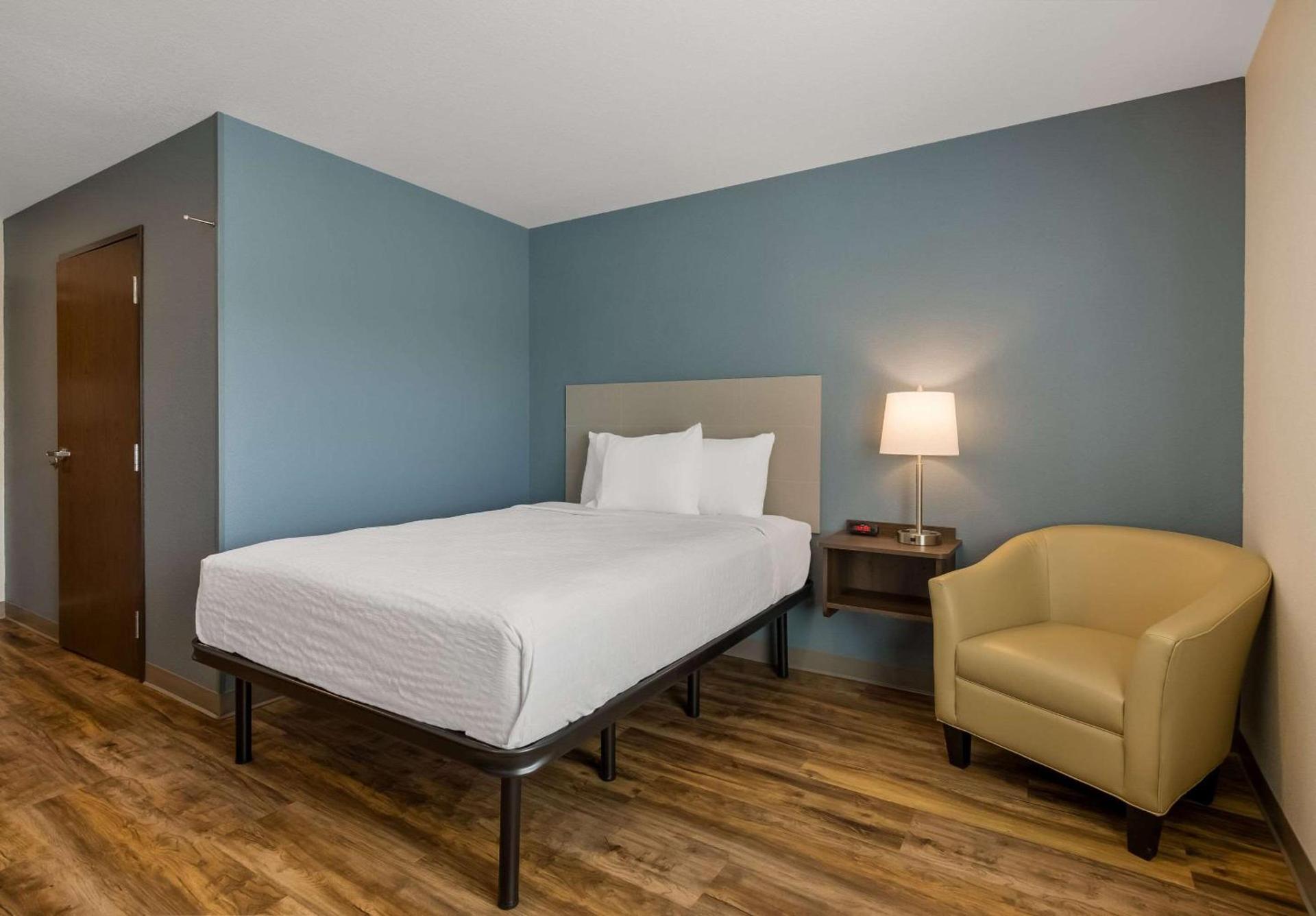 WoodSpring Suites Roanoke photo 17