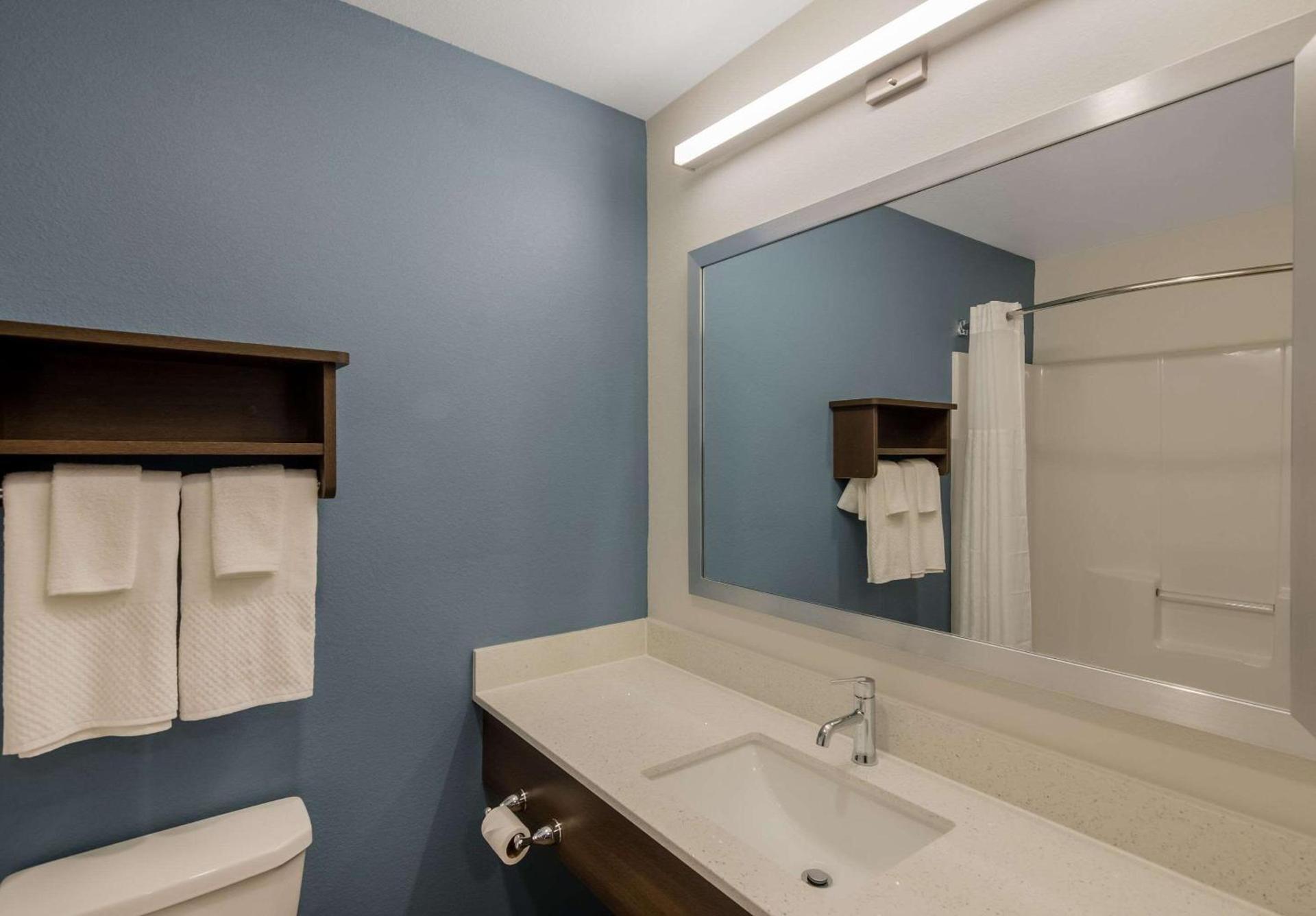 WoodSpring Suites Roanoke photo 19