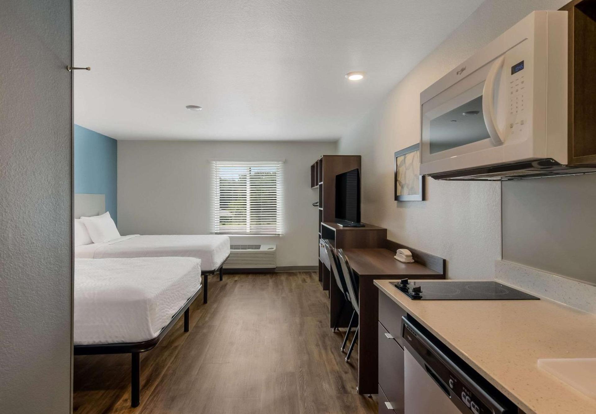 WoodSpring Suites Roanoke photo 22