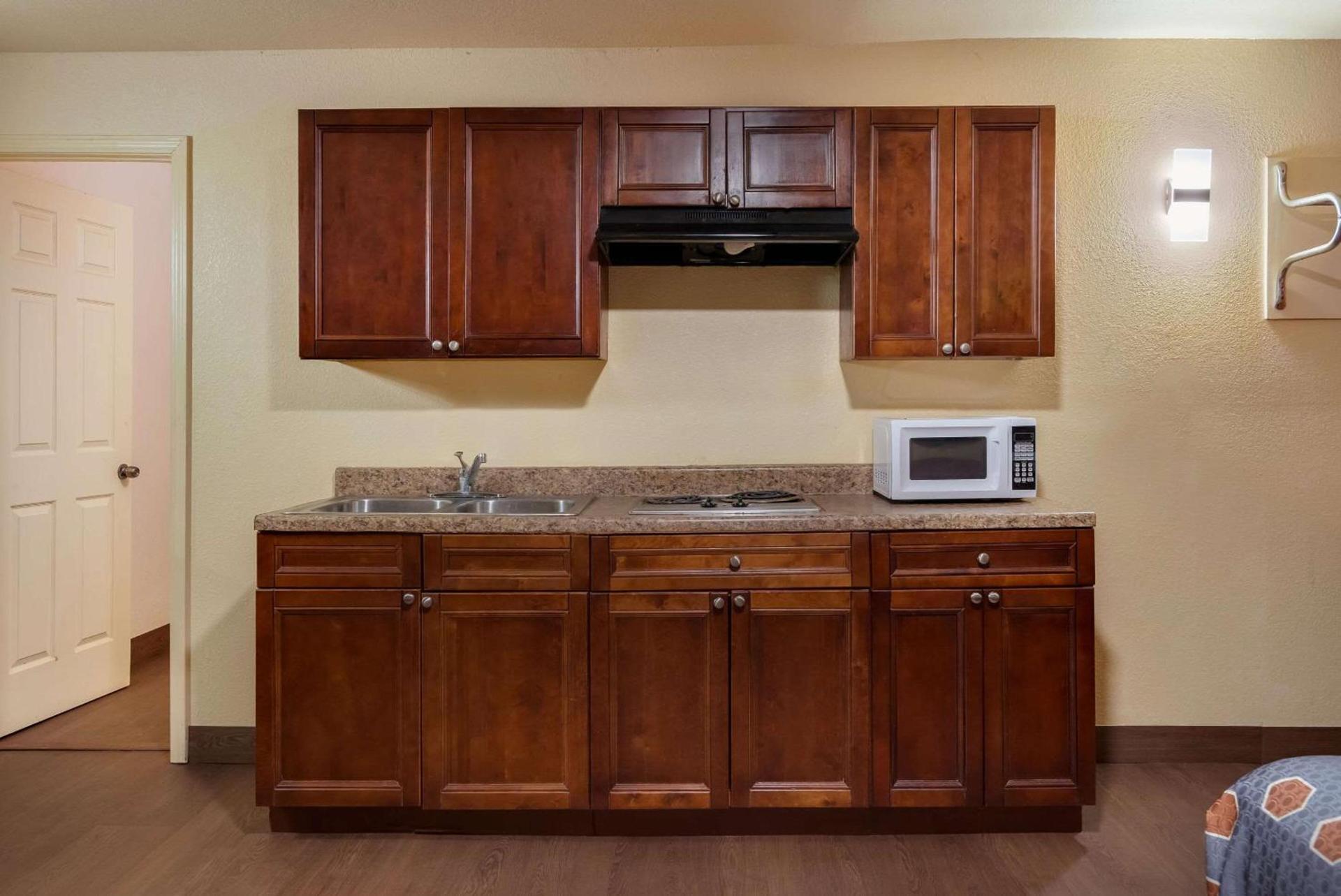 Relax Inn & Suites photo 19