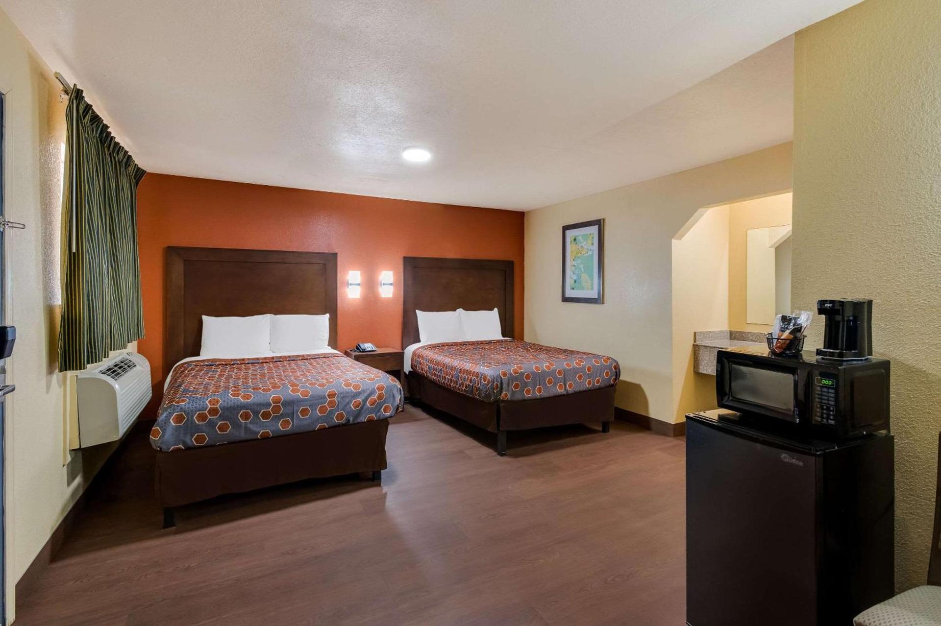 Relax Inn & Suites photo 5