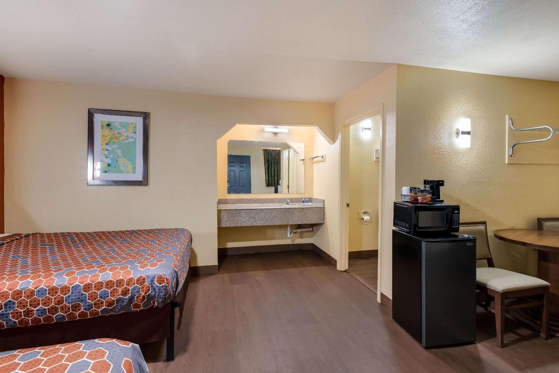 Relax Inn & Suites photo 21