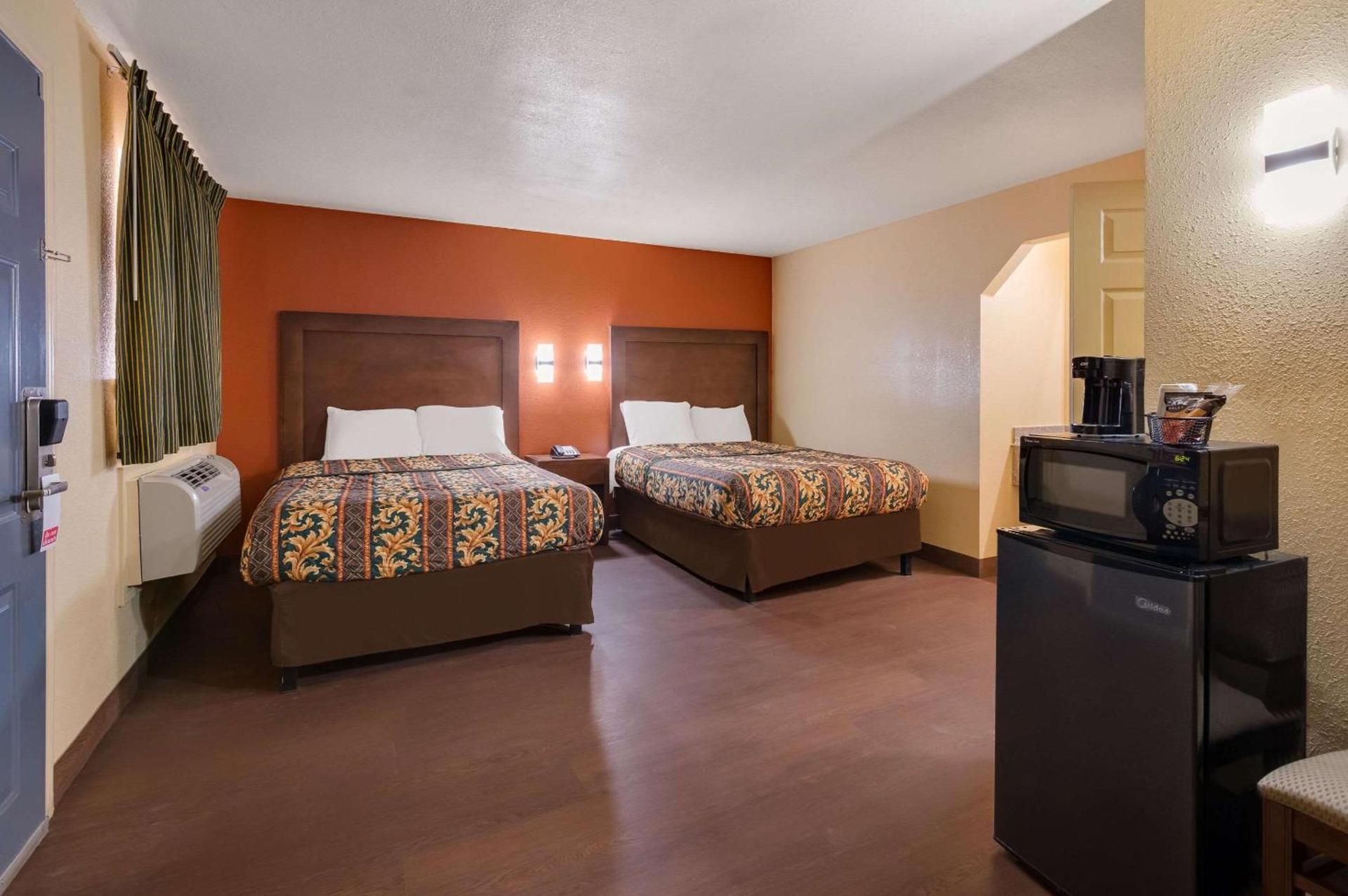 Relax Inn & Suites photo 8