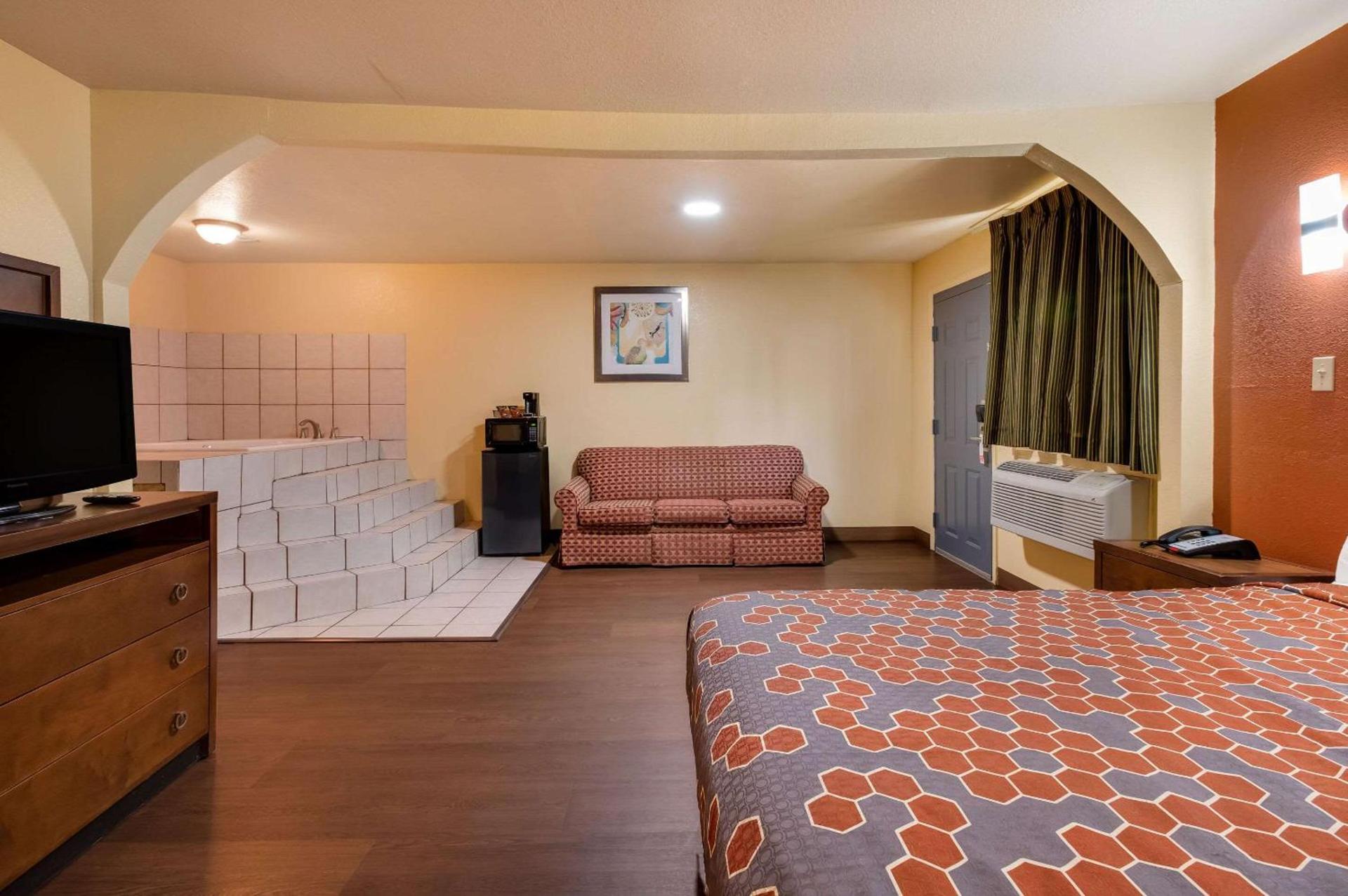Relax Inn & Suites photo 7
