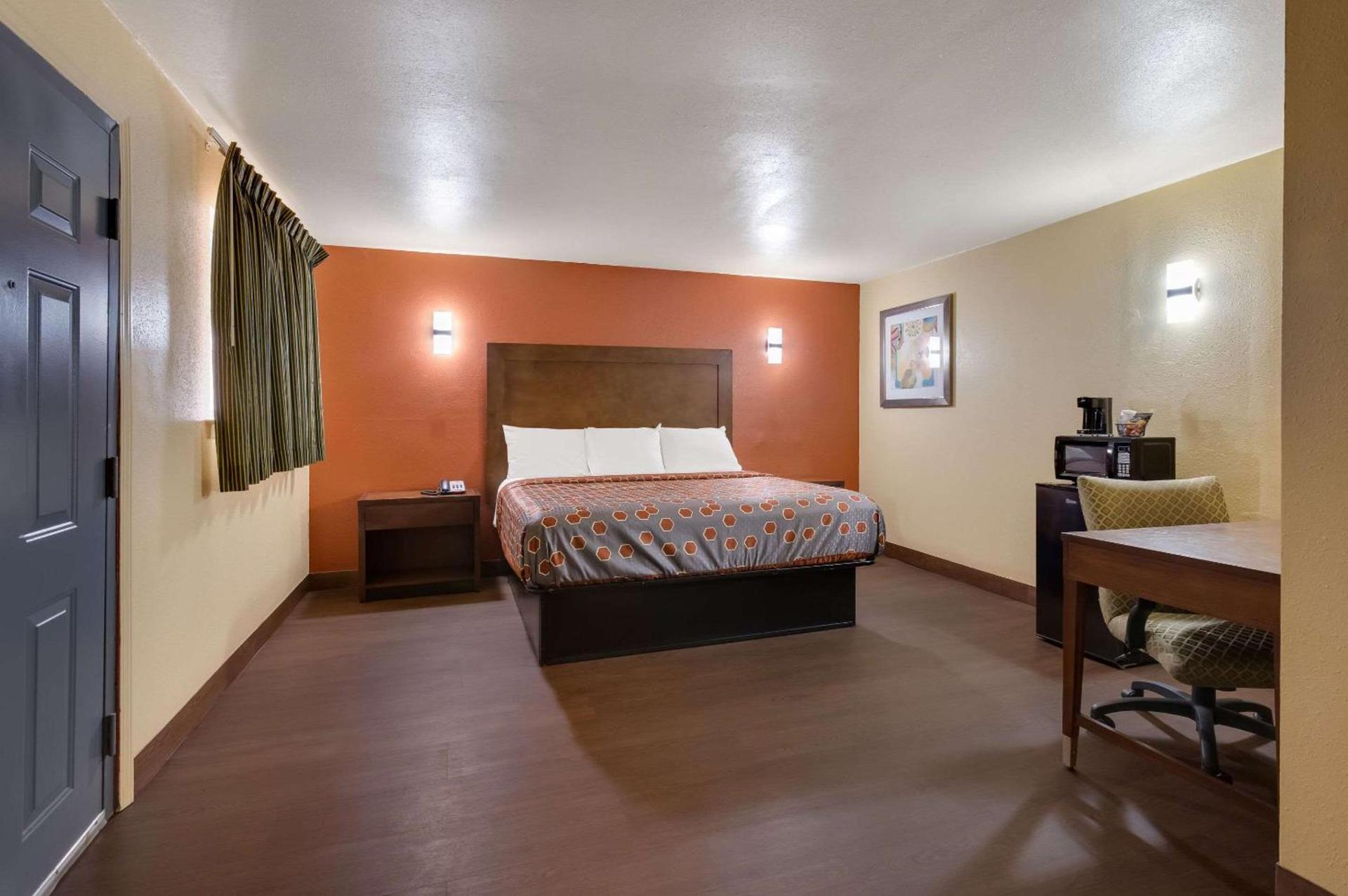 Relax Inn & Suites photo 9