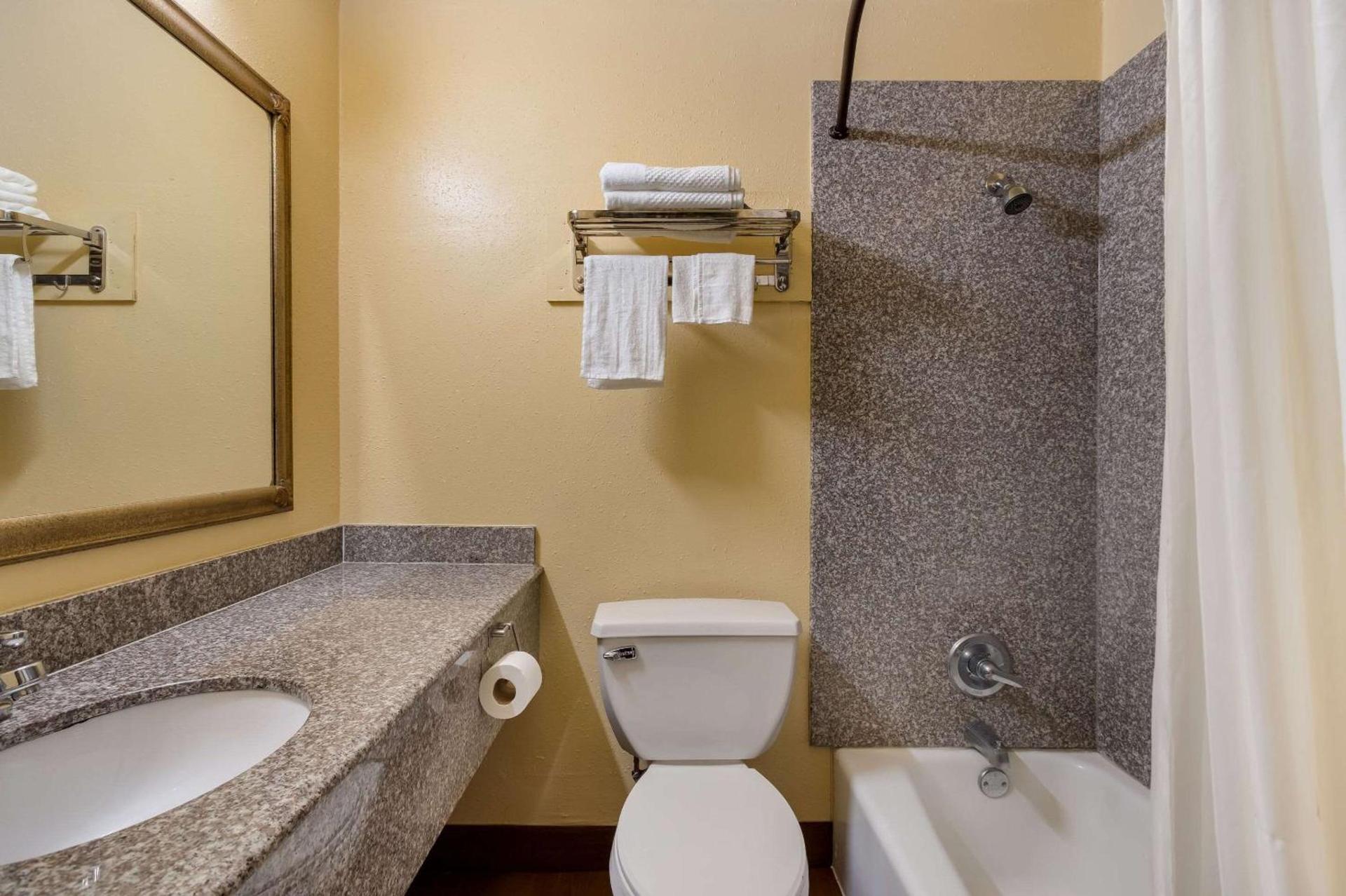 Relax Inn & Suites photo 29