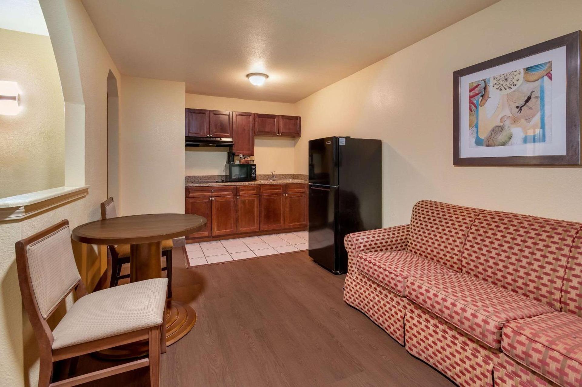 Relax Inn & Suites photo 31