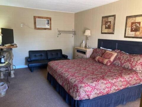 Sportsman's Lodge photo 10