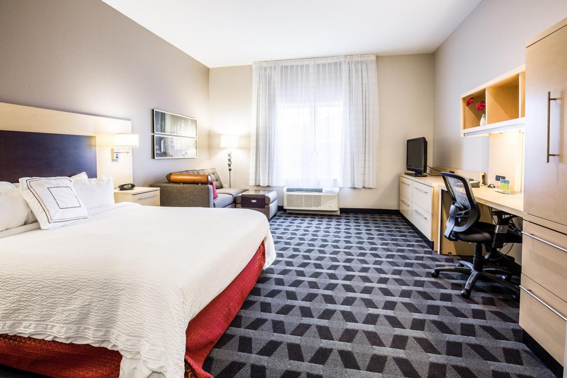 TownePlace Suites by Marriott Gilford photo 13