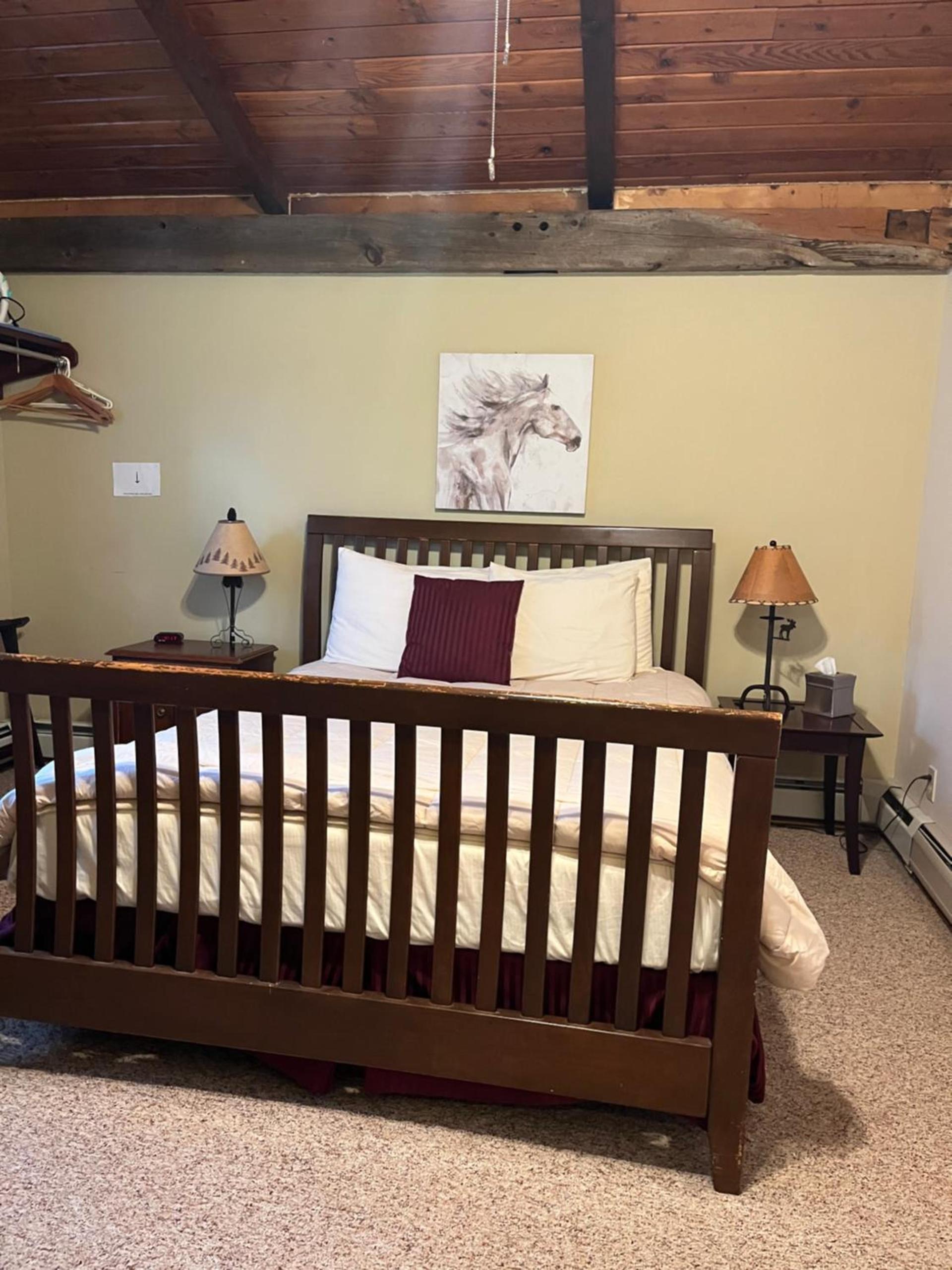 Vinehurst Inn & Suites photo 42