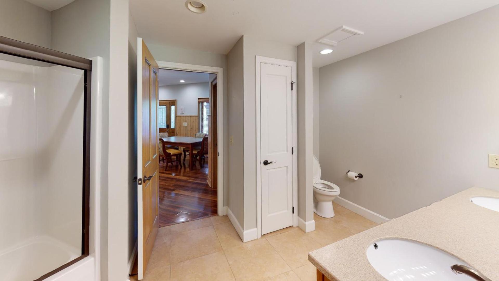 Viewpoint Condominiums photo 82