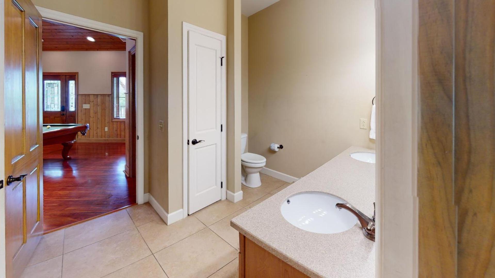 Viewpoint Condominiums photo 83