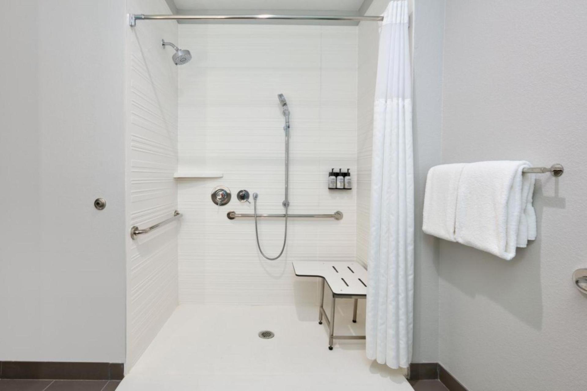 avid hotel Austin - Tech Ridge by IHG photo 17