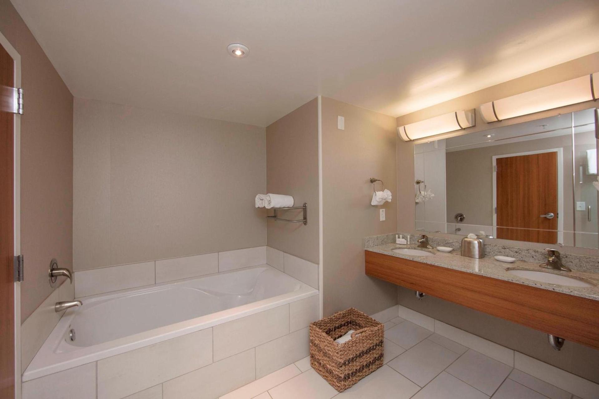 SpringHill Suites by Marriott Athens West photo 16