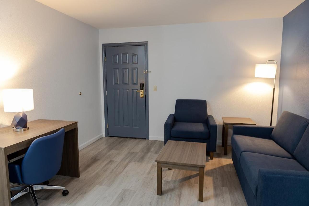 Quality Inn & Suites Tulare photo 13