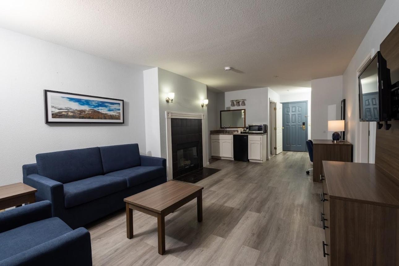 Quality Inn & Suites Tulare photo 14